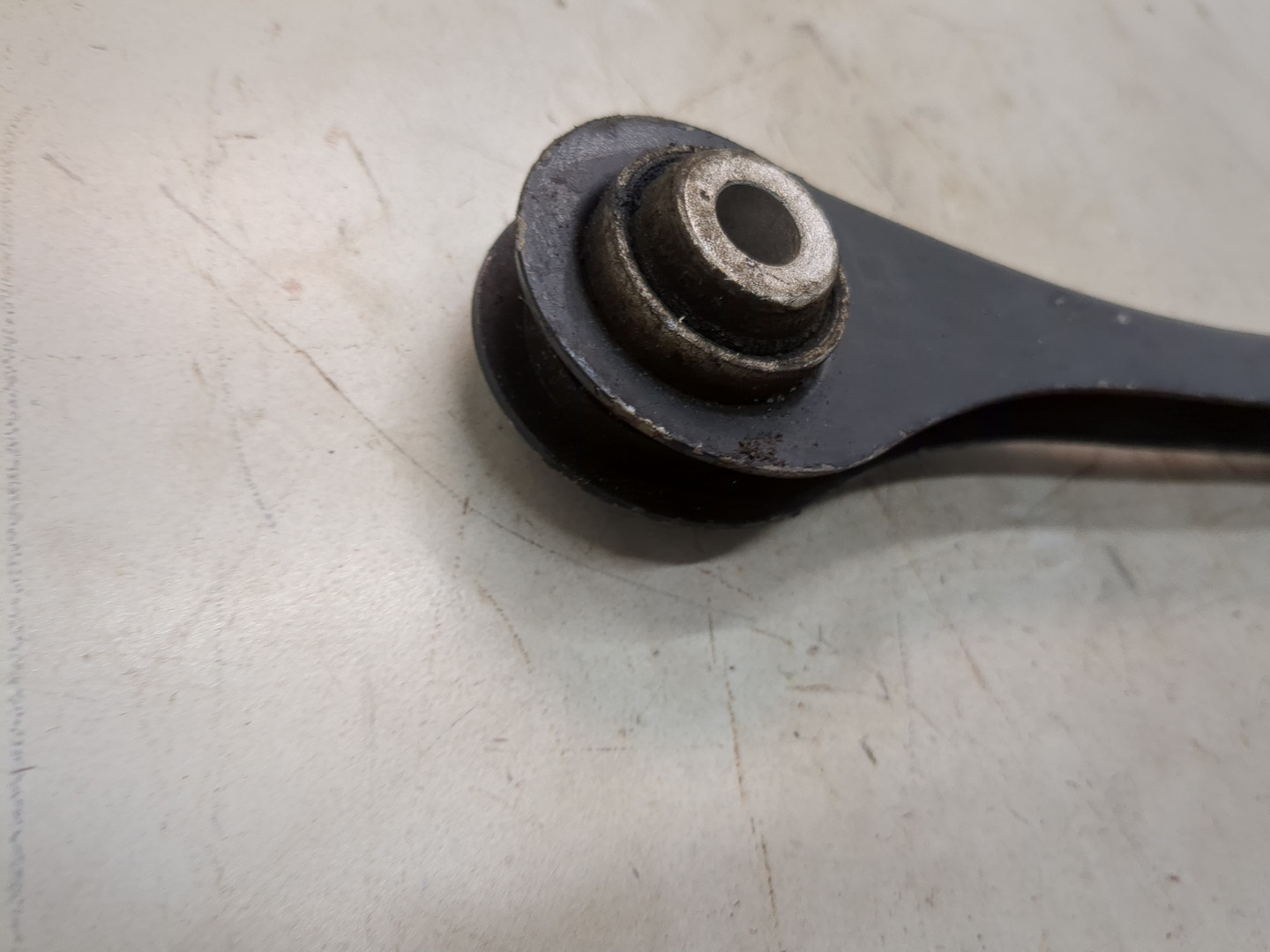 Рычаг задний