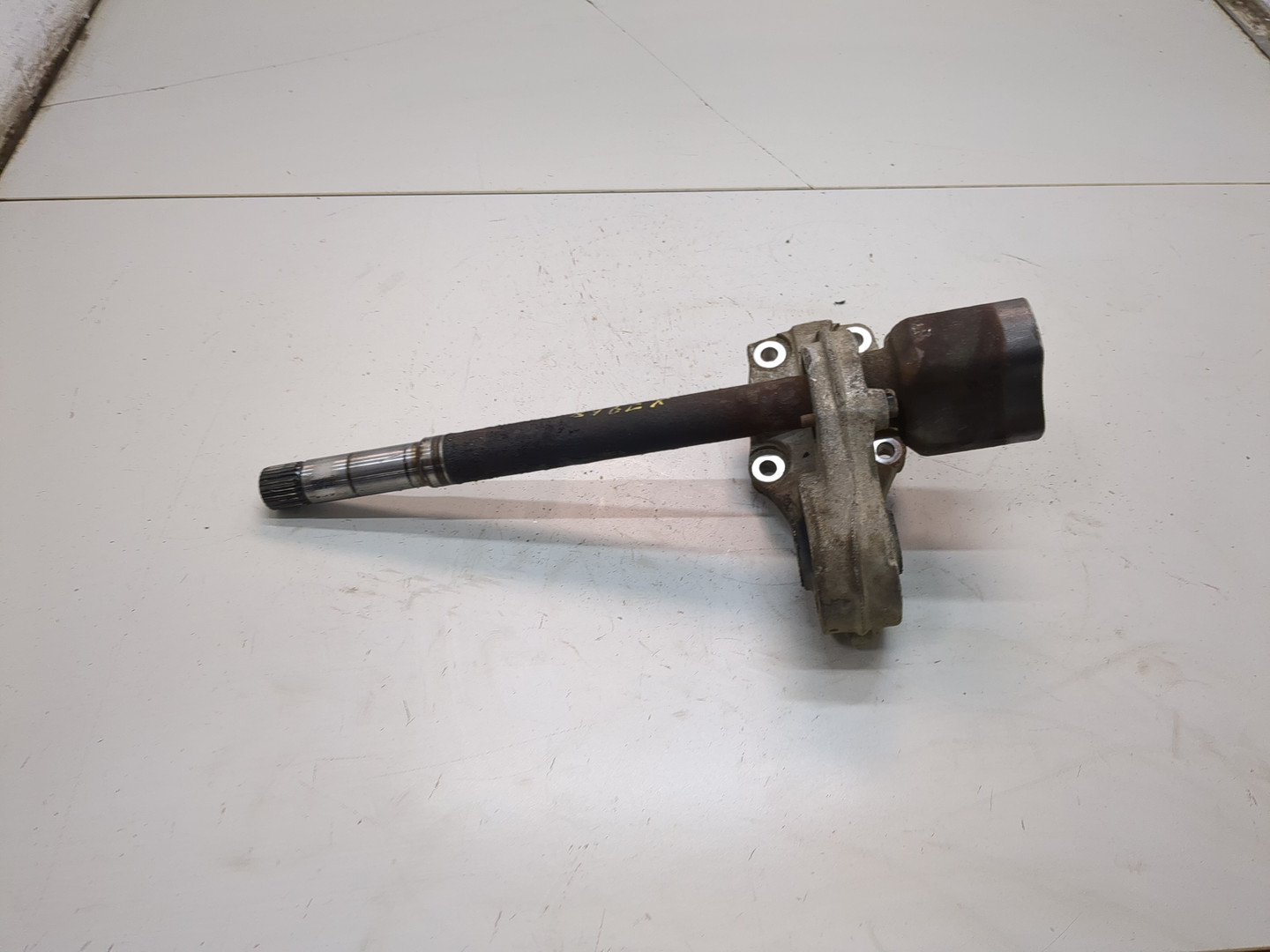 Полуось передняя правая