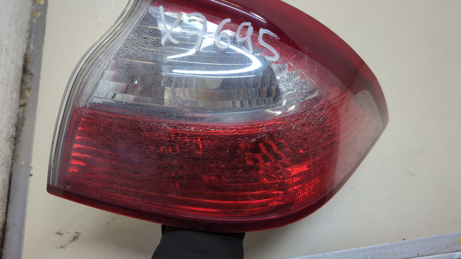 Фонарь задний правый