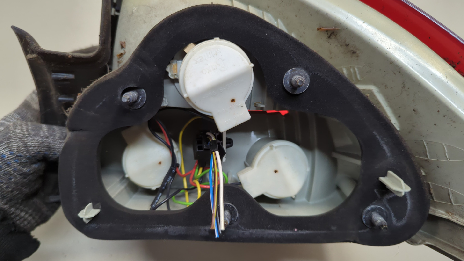 Фонарь задний левый