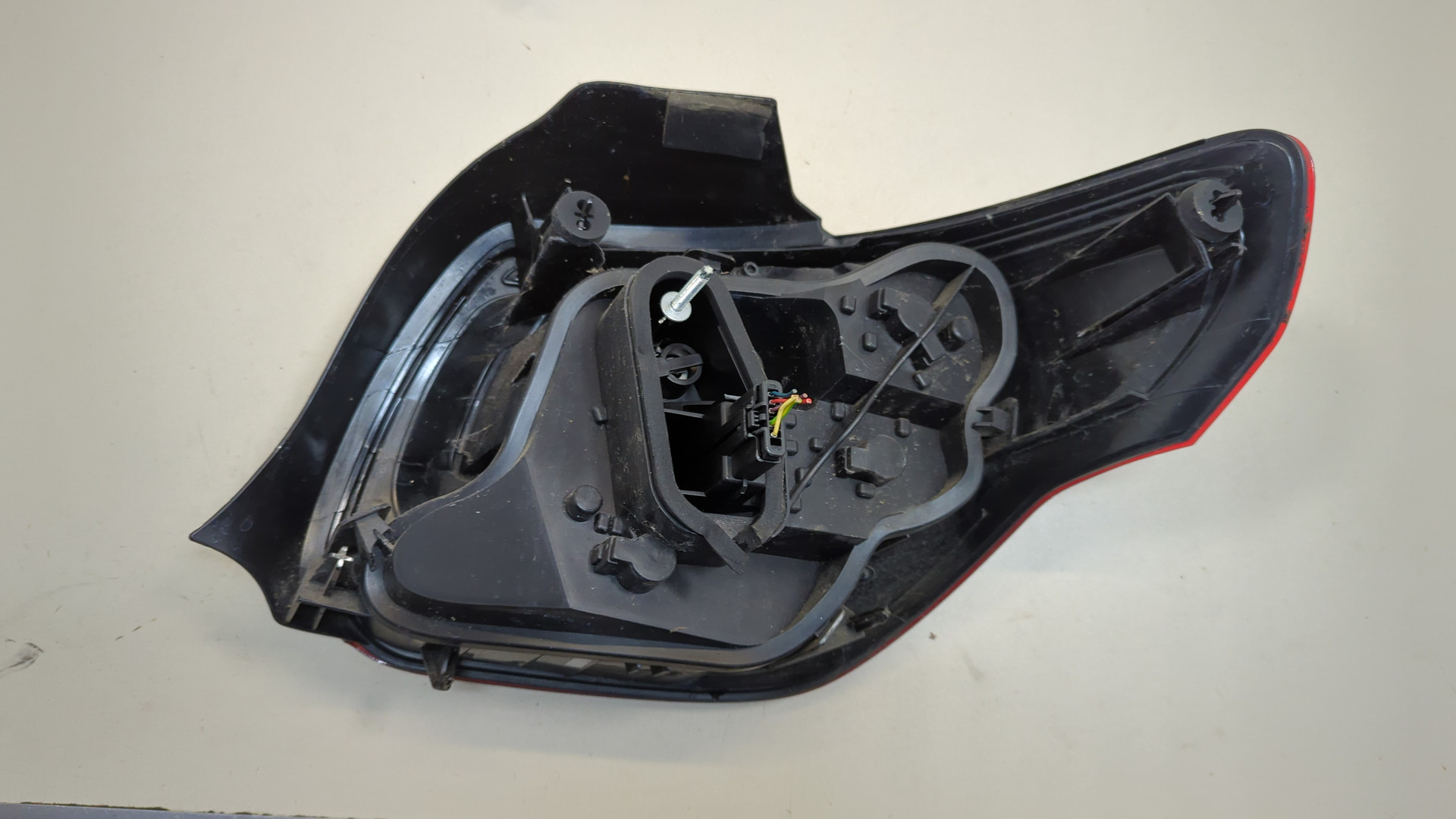 Фонарь задний левый