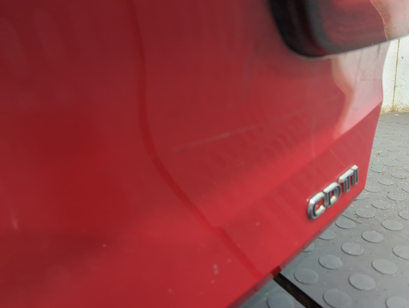 Дверь багажника