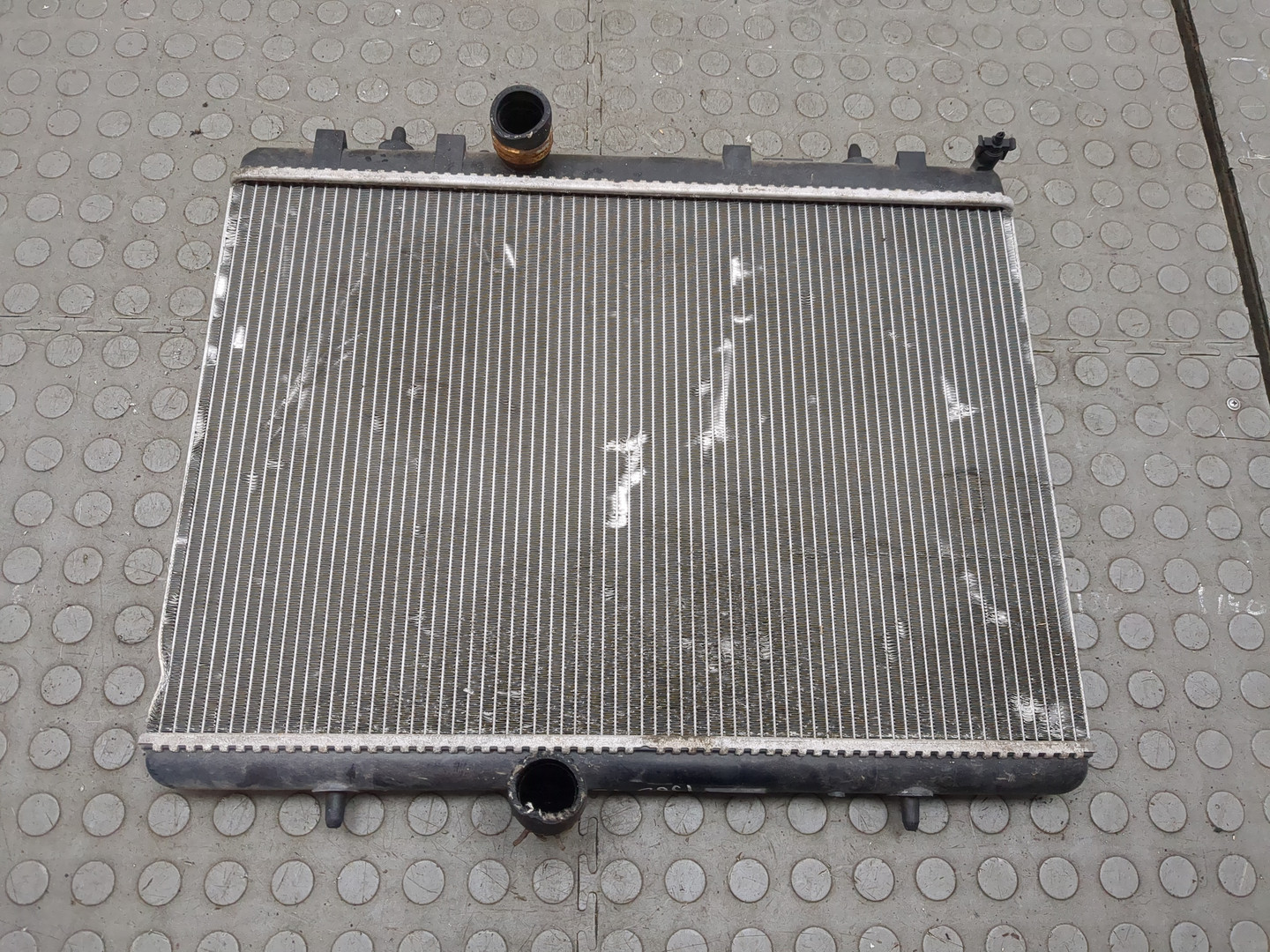 Радиатор охлаждения двигателя основной