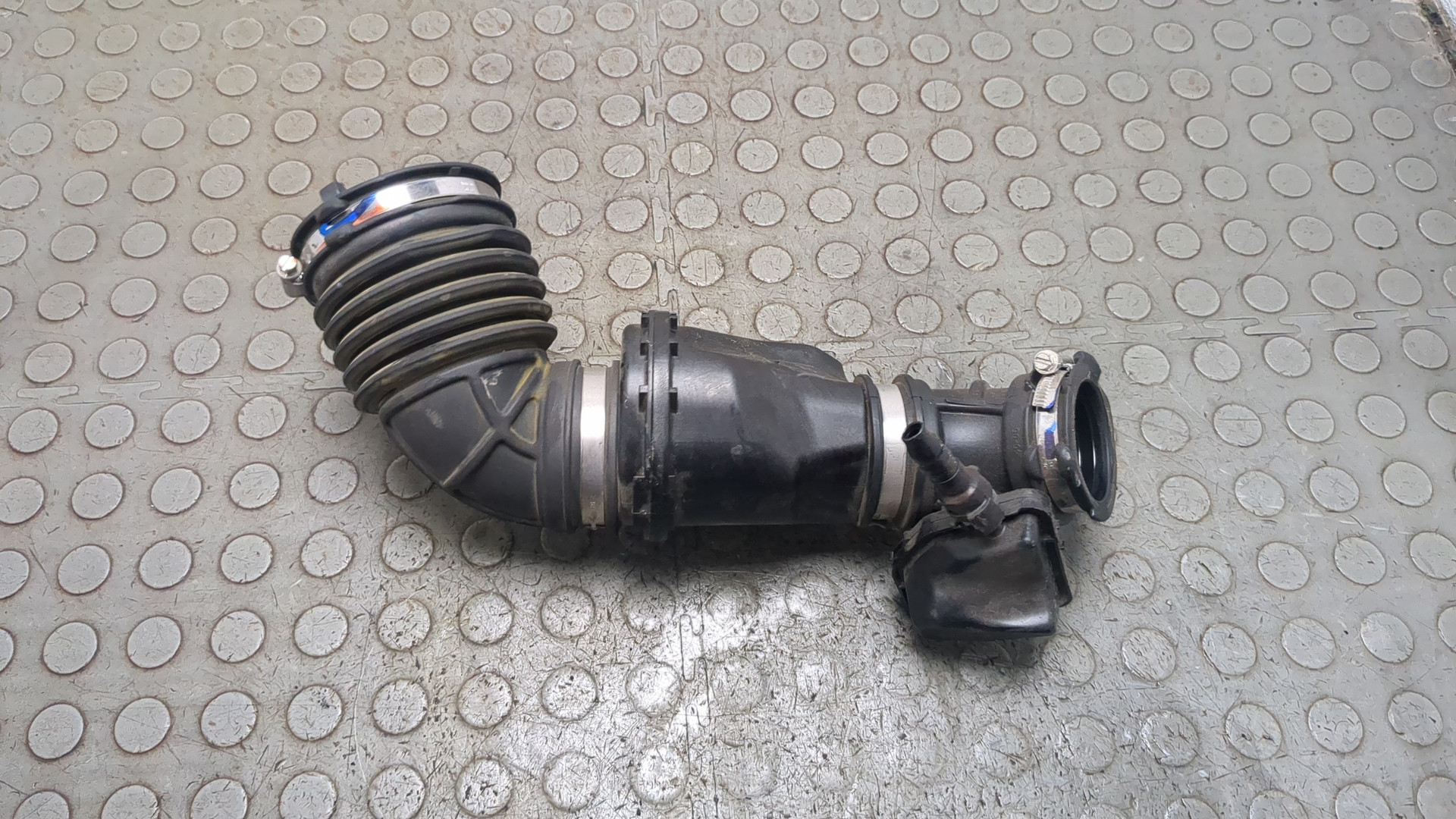 Патрубок воздушного фильтра