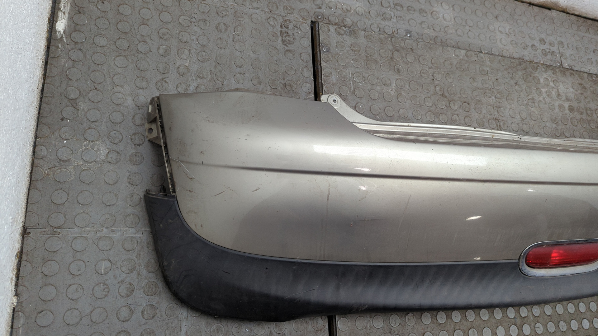 Бампер задний