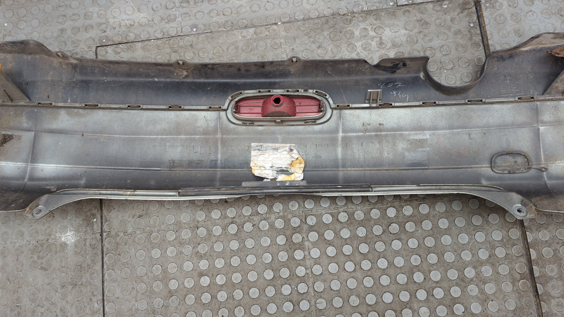 Бампер задний