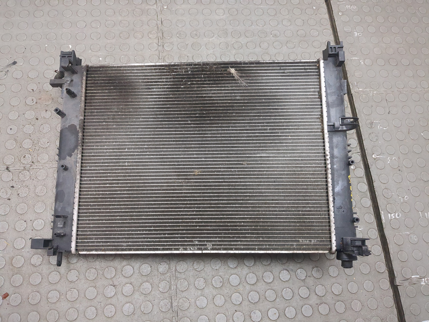 Радиатор охлаждения двигателя основной
