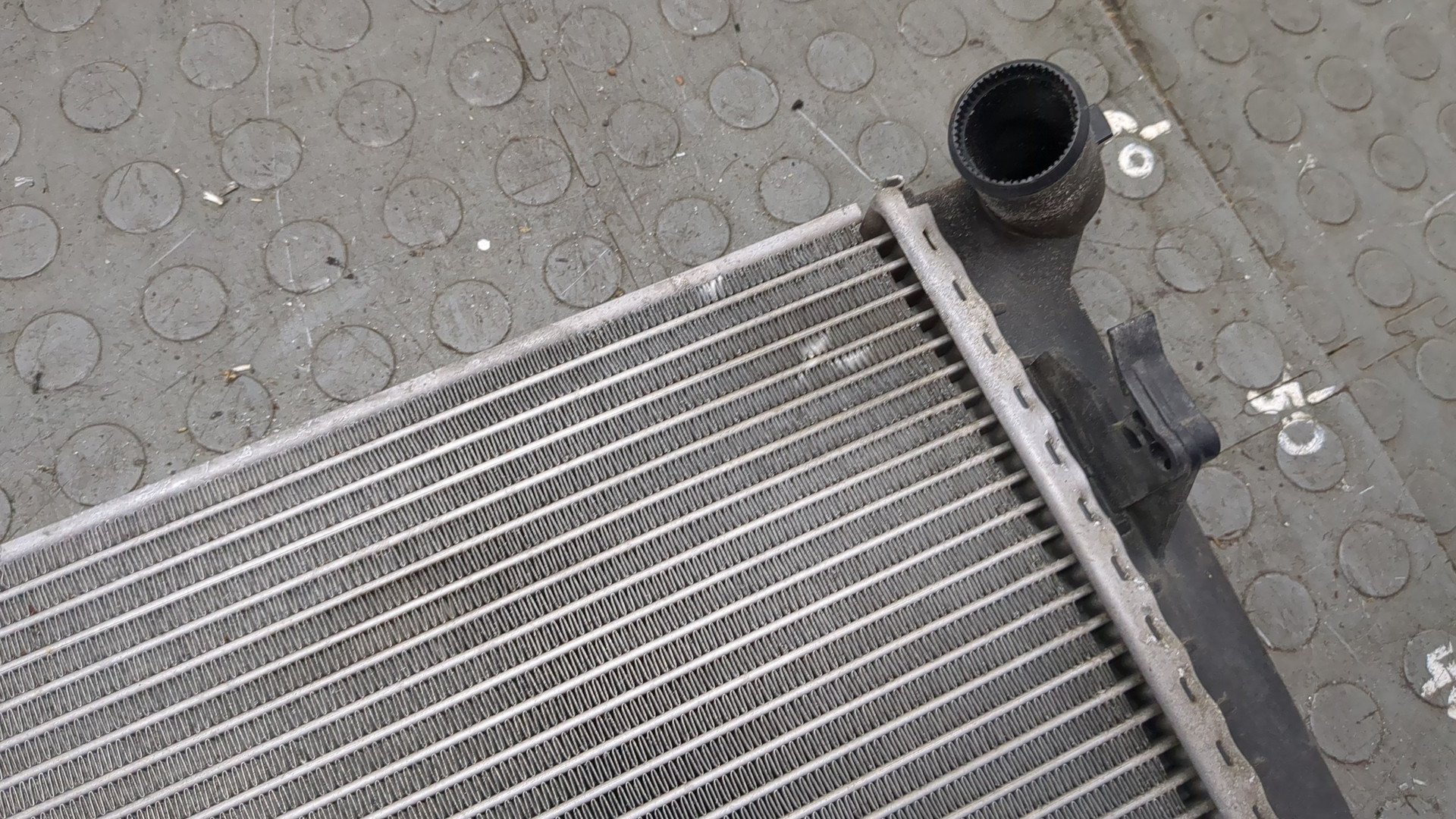 Радиатор охлаждения двигателя основной