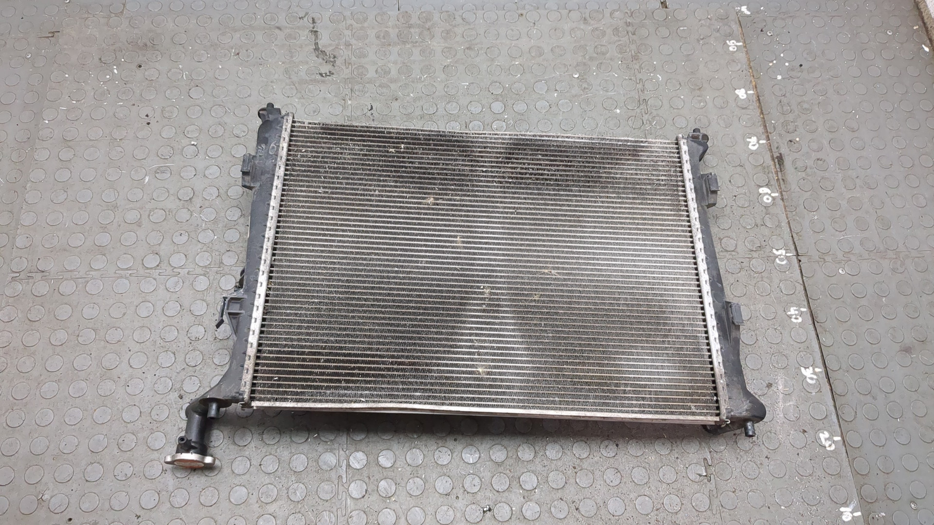 Радиатор охлаждения двигателя основной