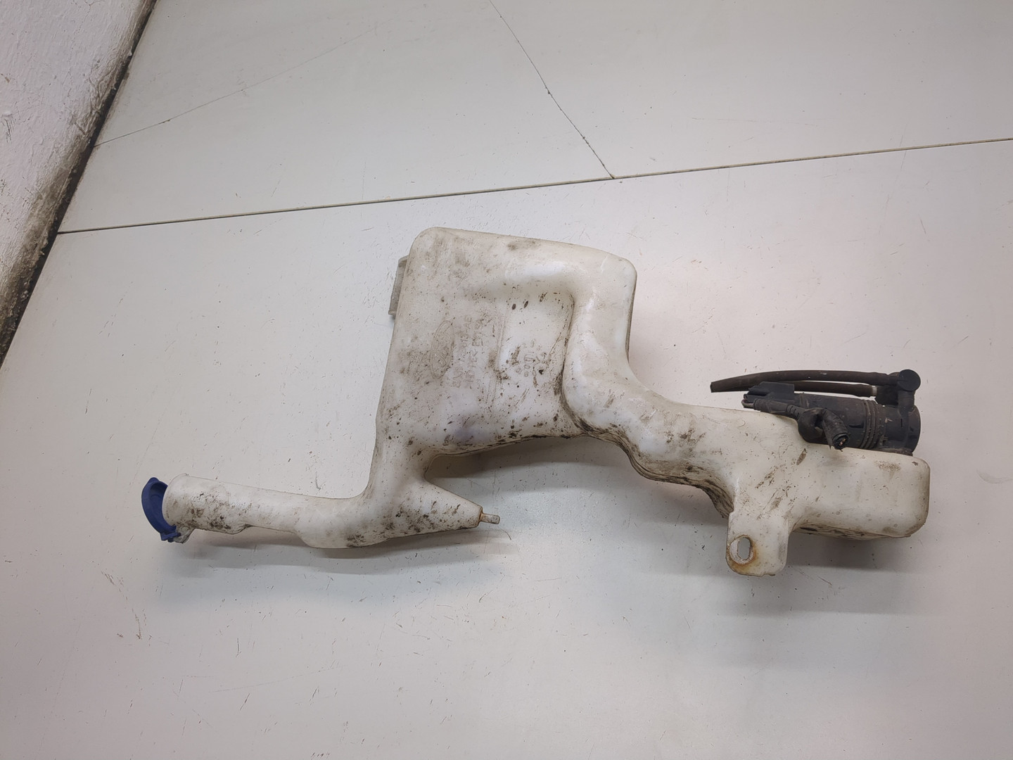 Бачок омывателя лобового стекла