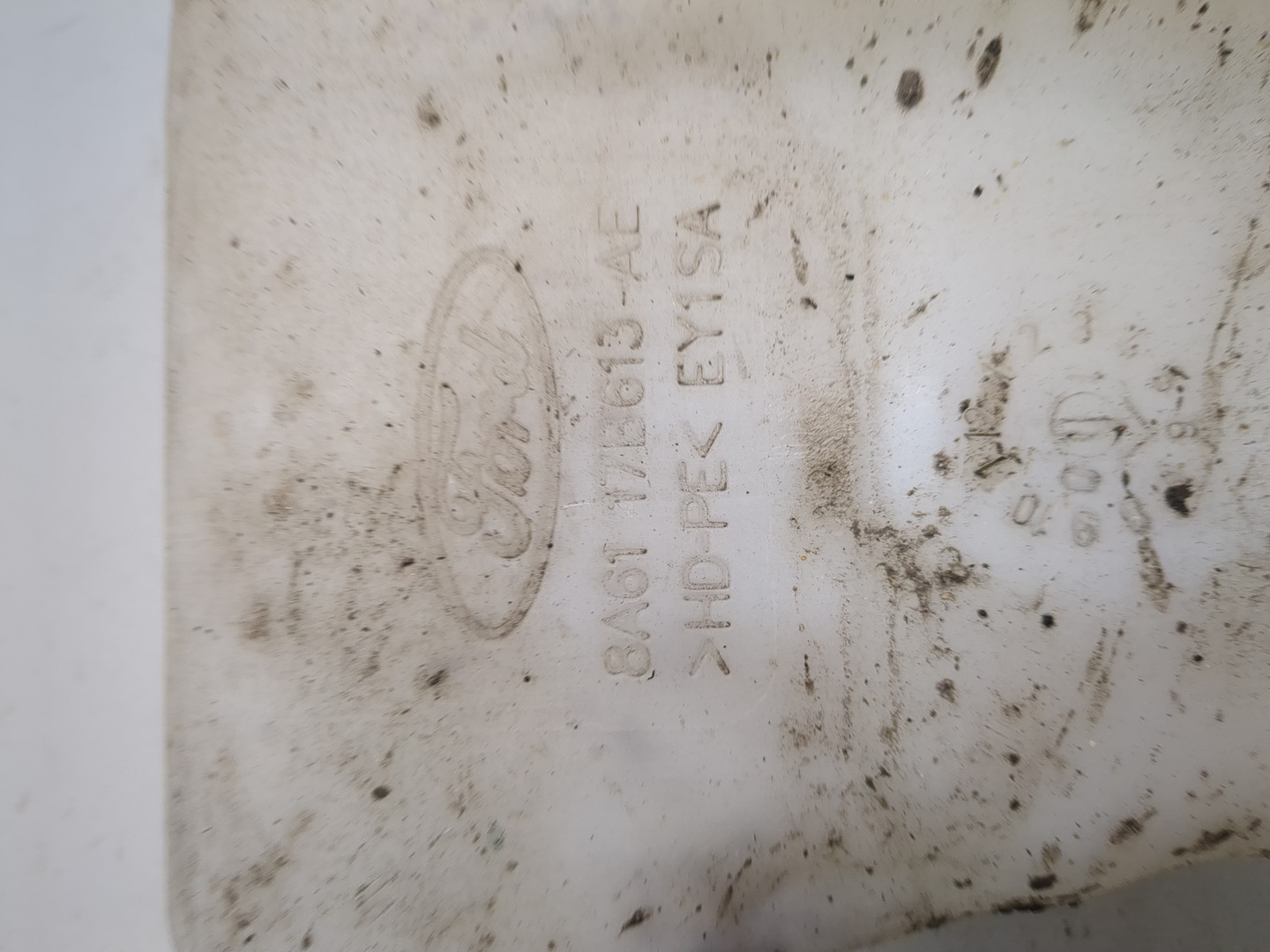 Бачок омывателя лобового стекла