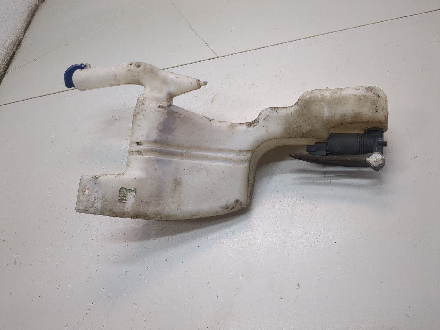 Бачок омывателя лобового стекла