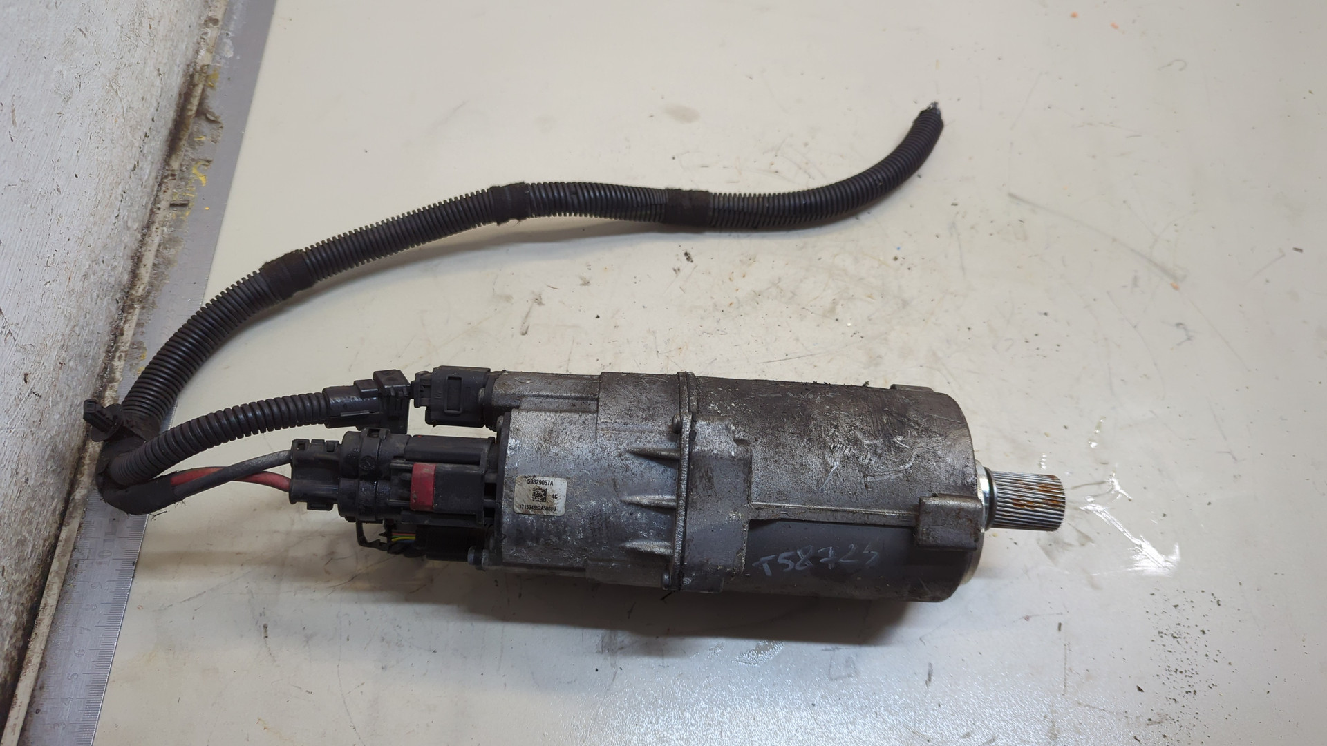 Серводвигатель рулевой рейки