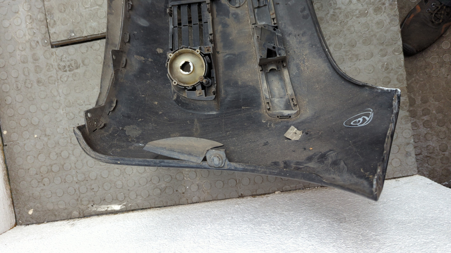 Бампер передний