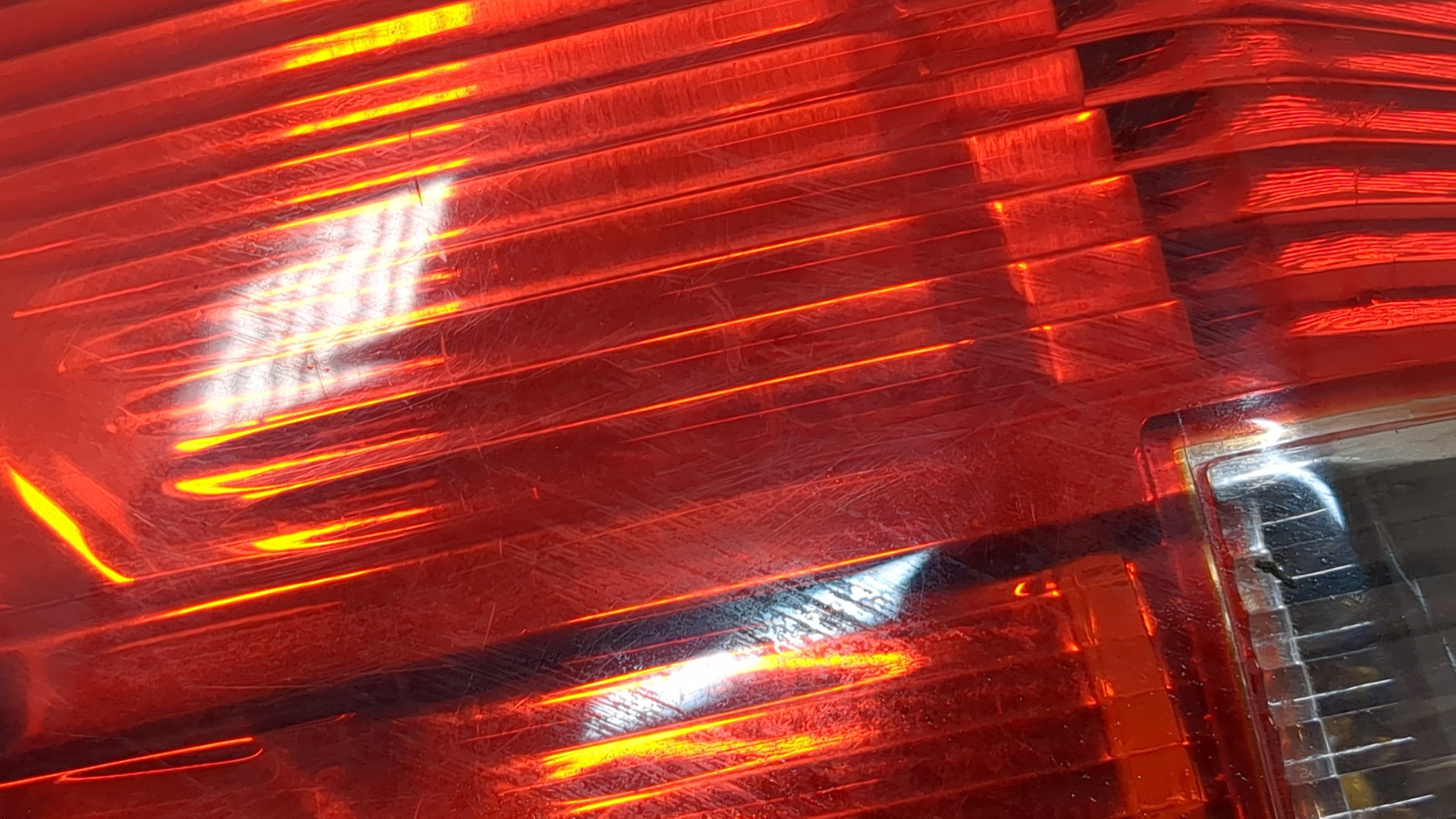 Фонарь задний левый