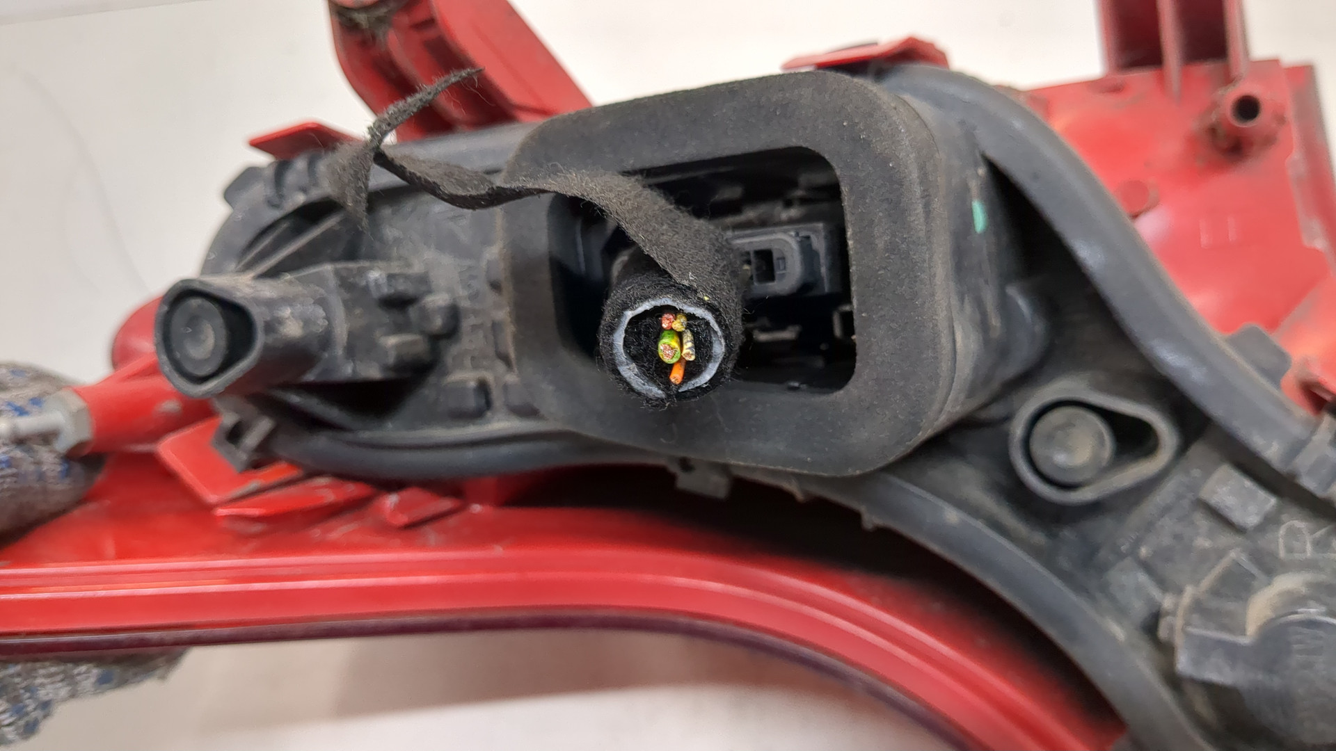 Фонарь задний правый