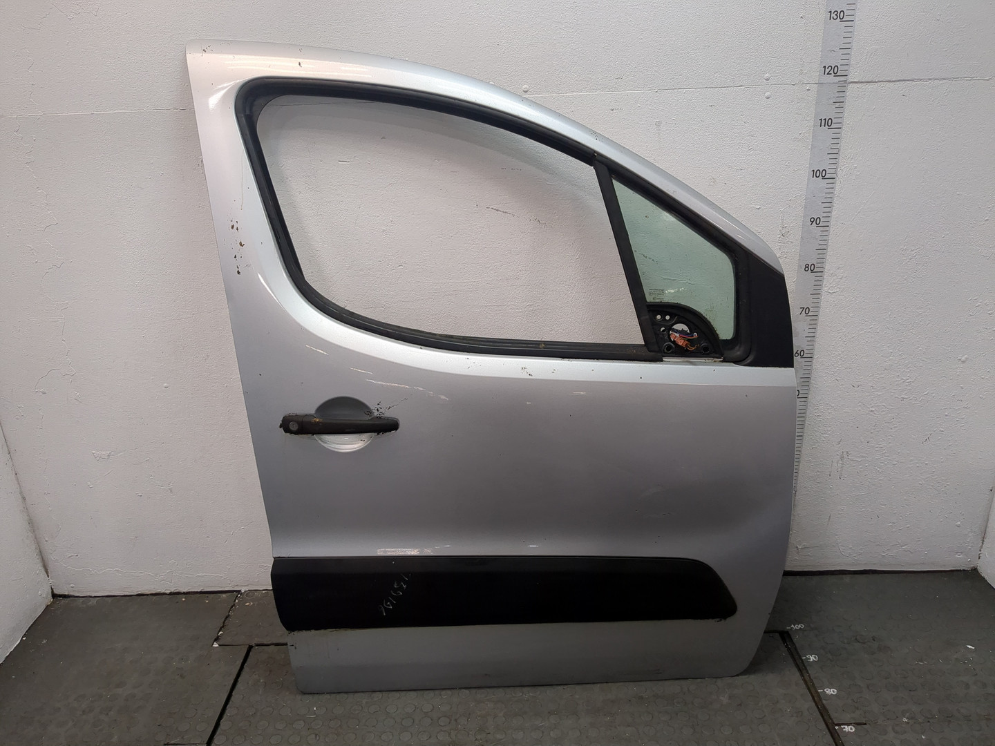 Дверь передняя правая