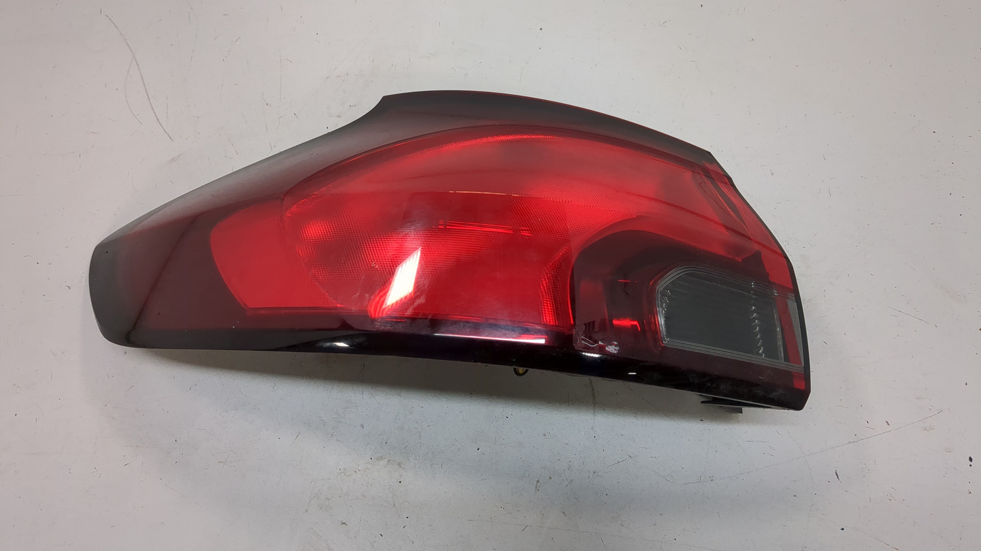 Фонарь задний левый