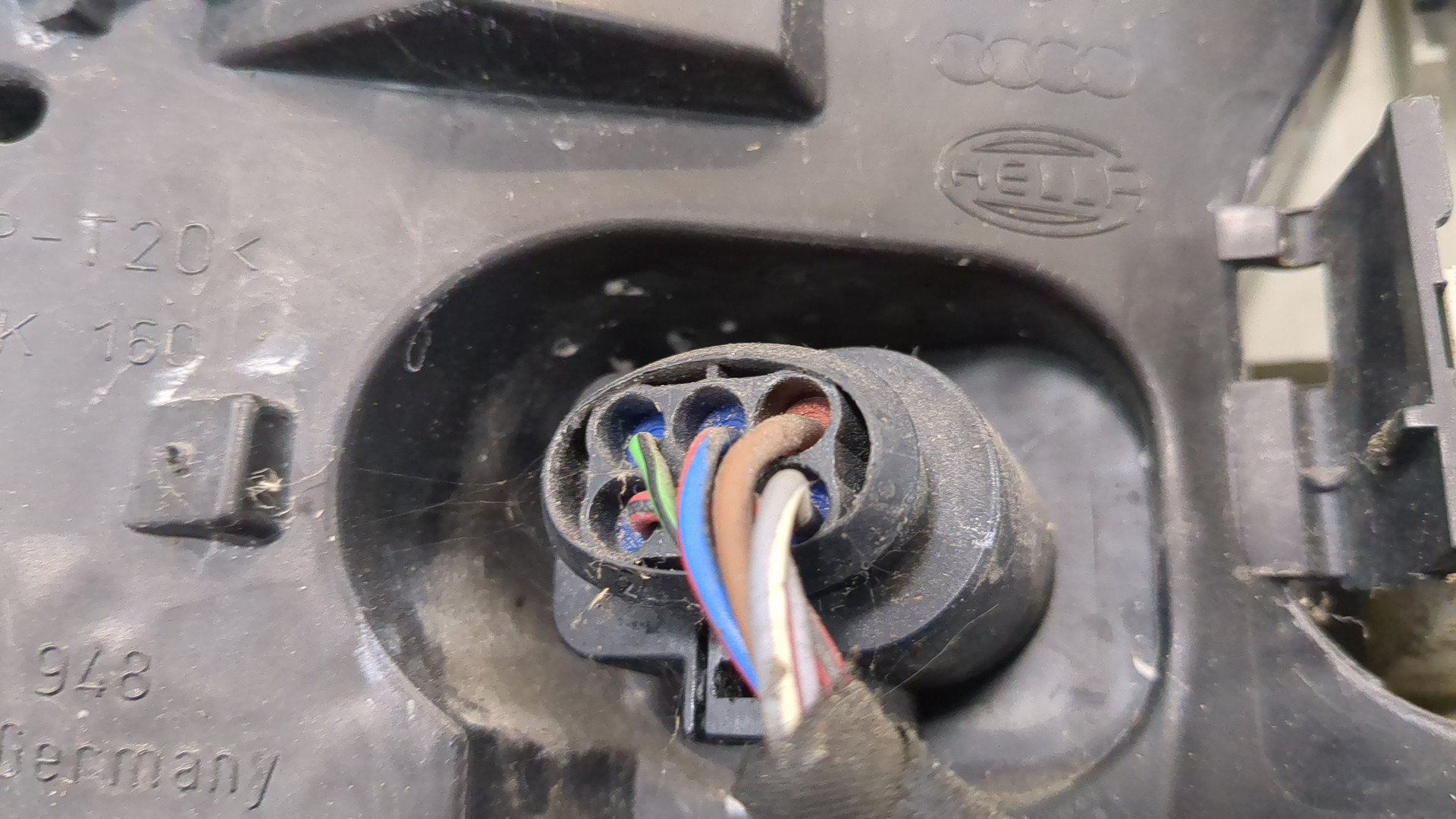 Фонарь задний правый