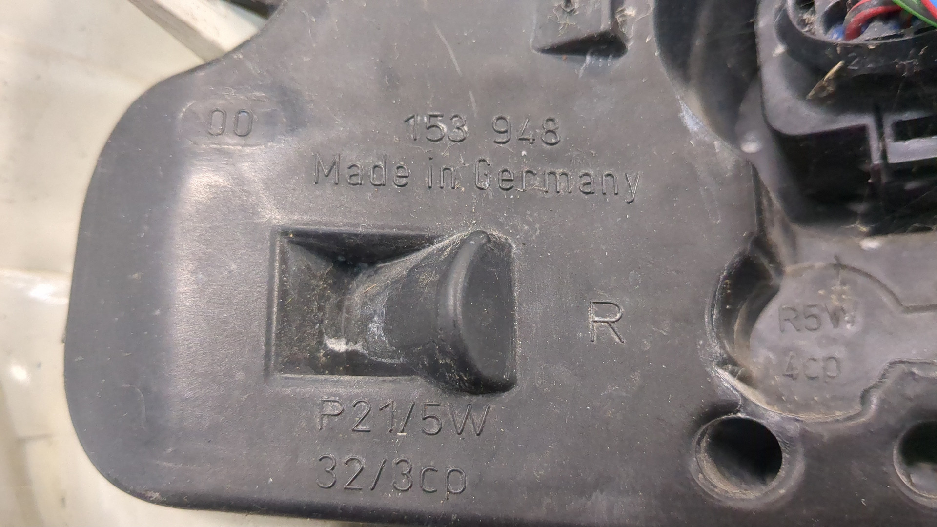 Фонарь задний правый