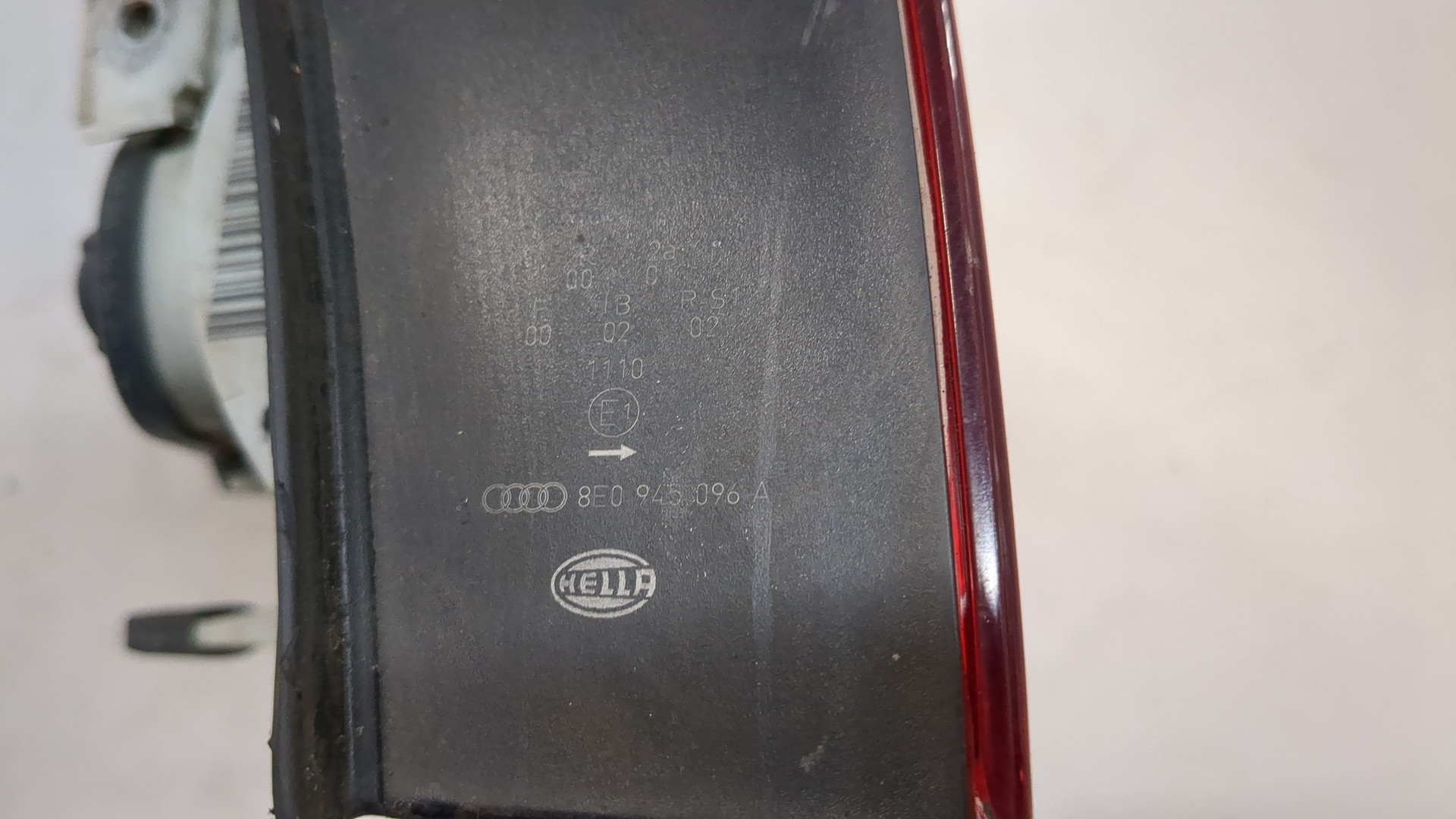 Фонарь задний правый