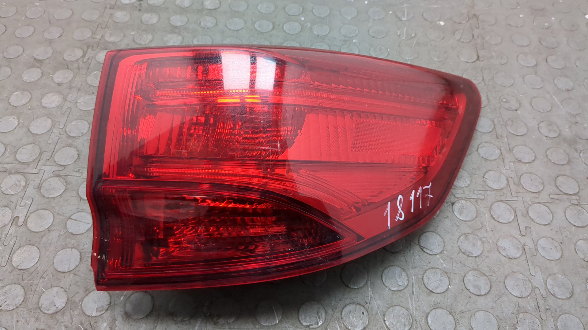 Фонарь задний правый