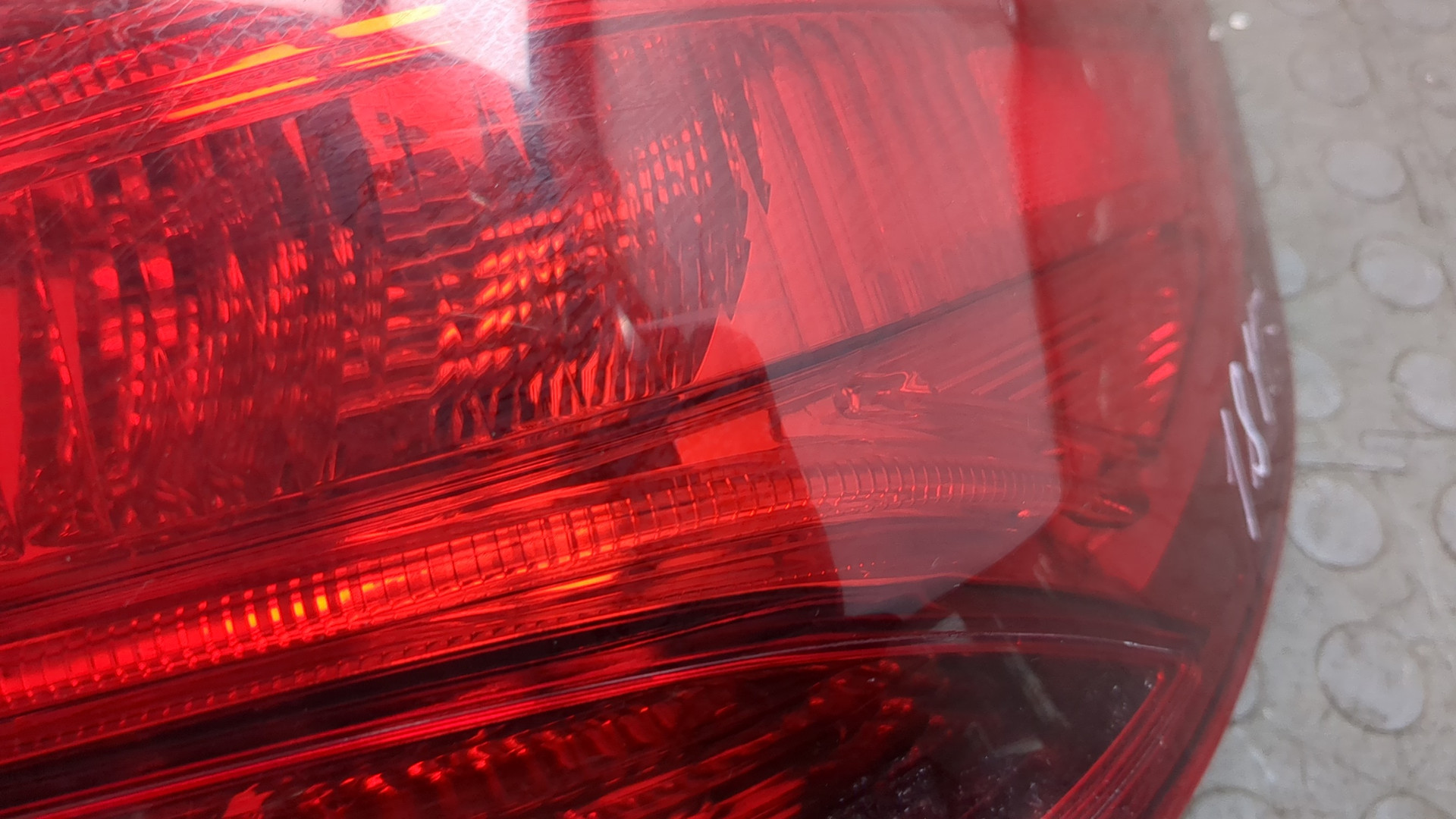 Фонарь задний правый