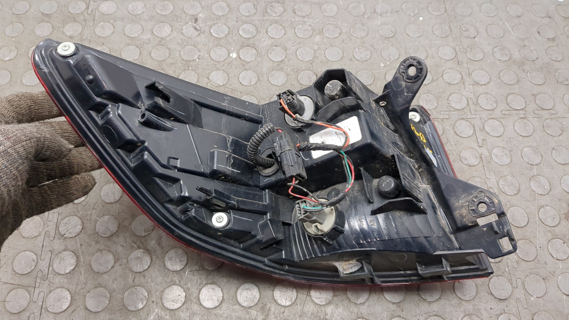 Фонарь задний правый