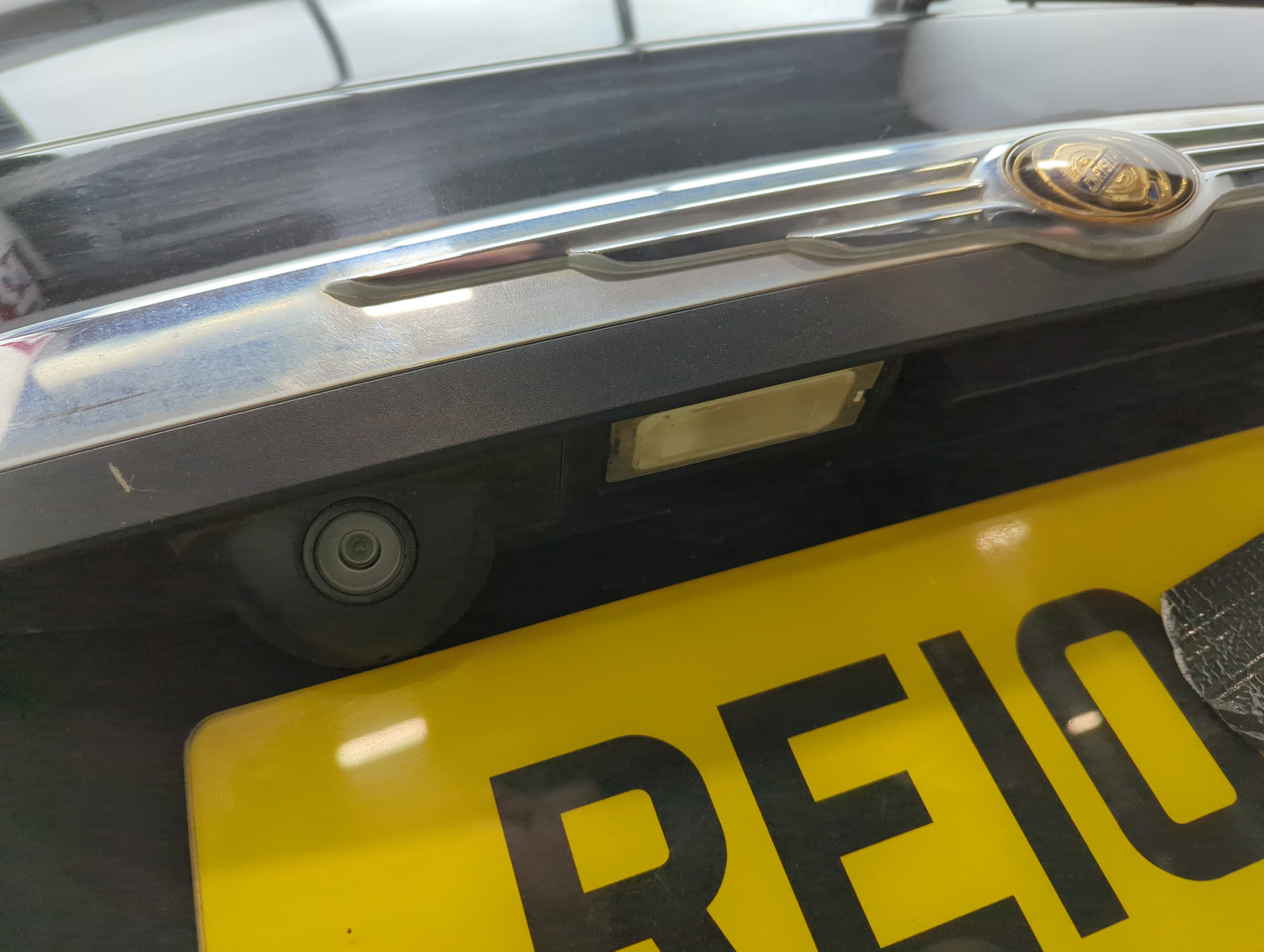 Дверь багажника