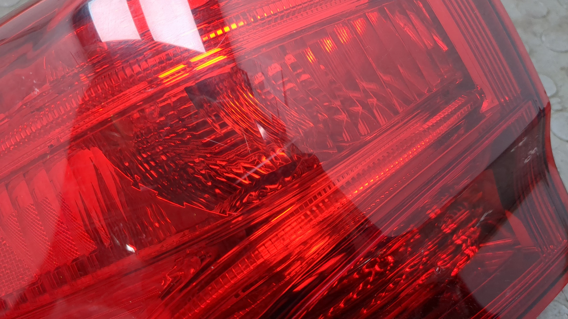 Фонарь задний левый