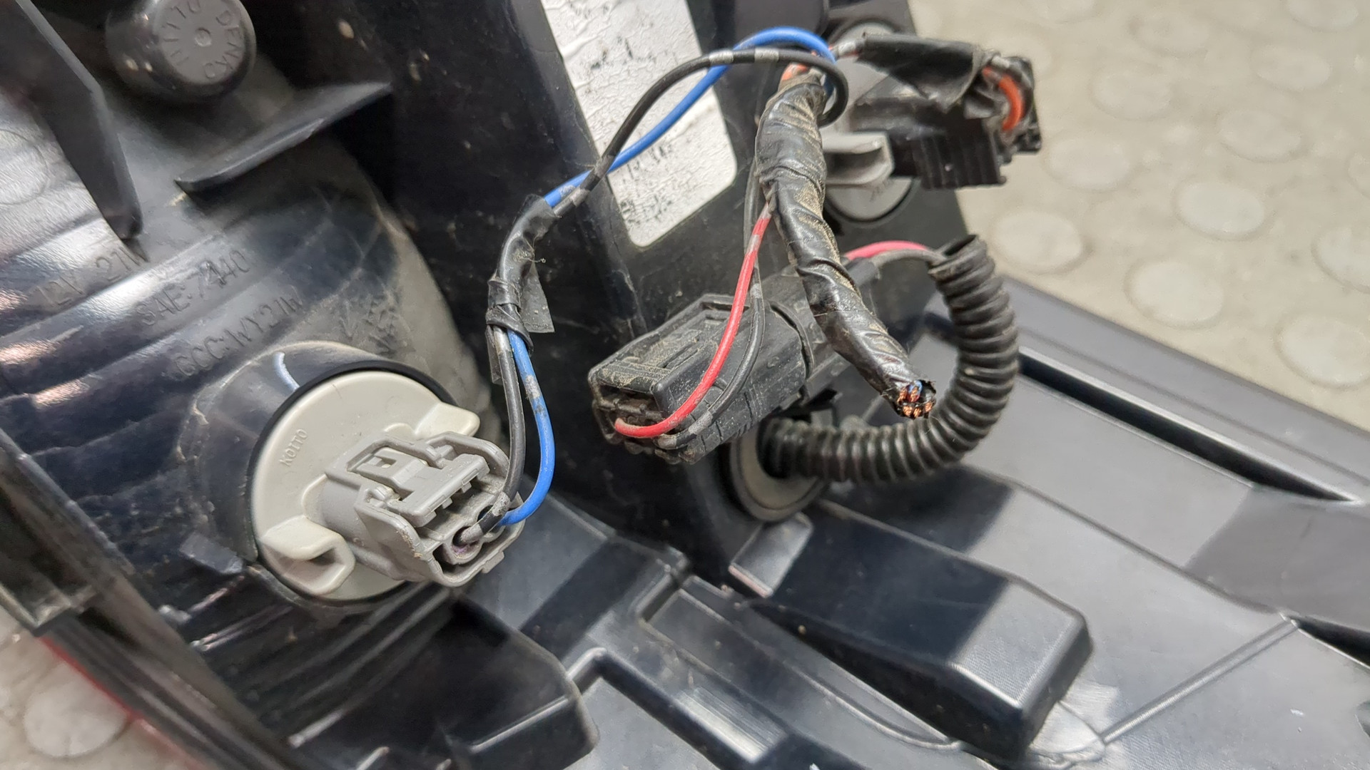 Фонарь задний левый