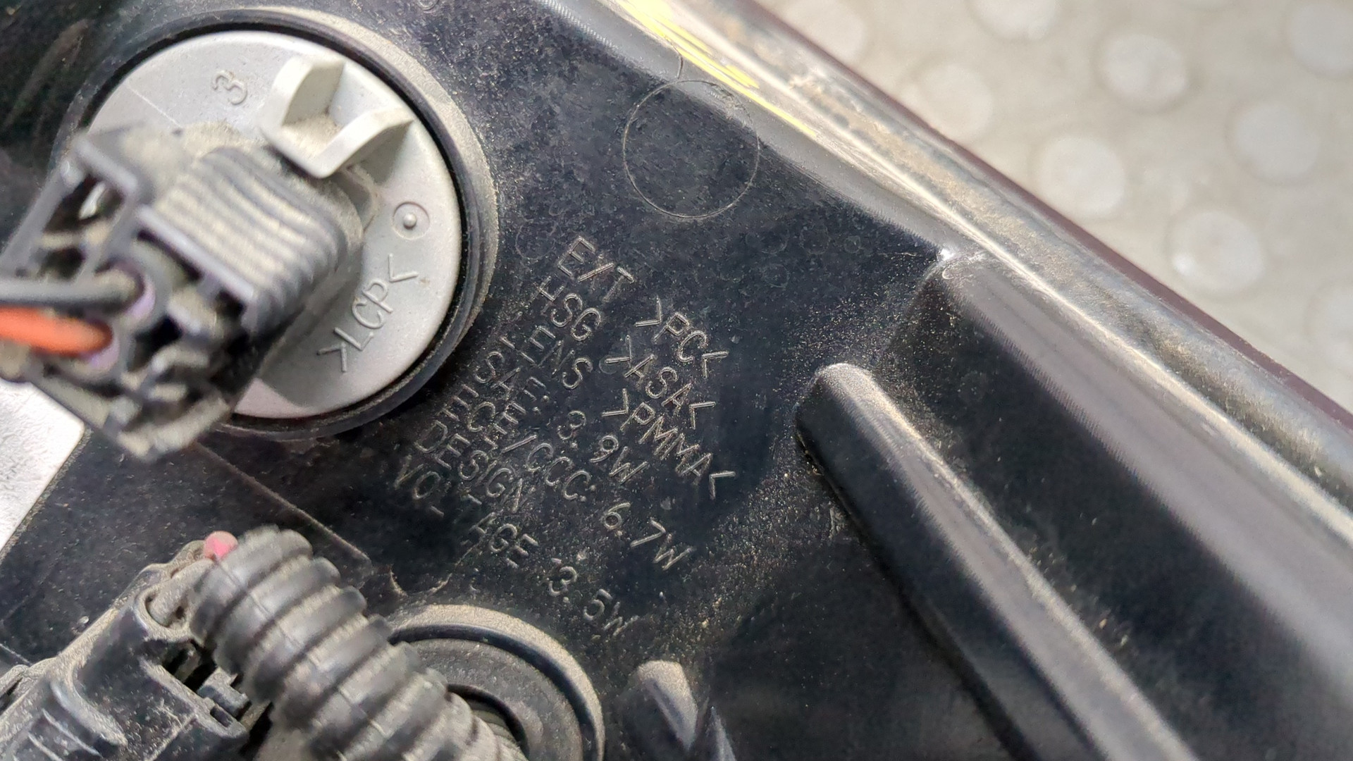 Фонарь задний левый