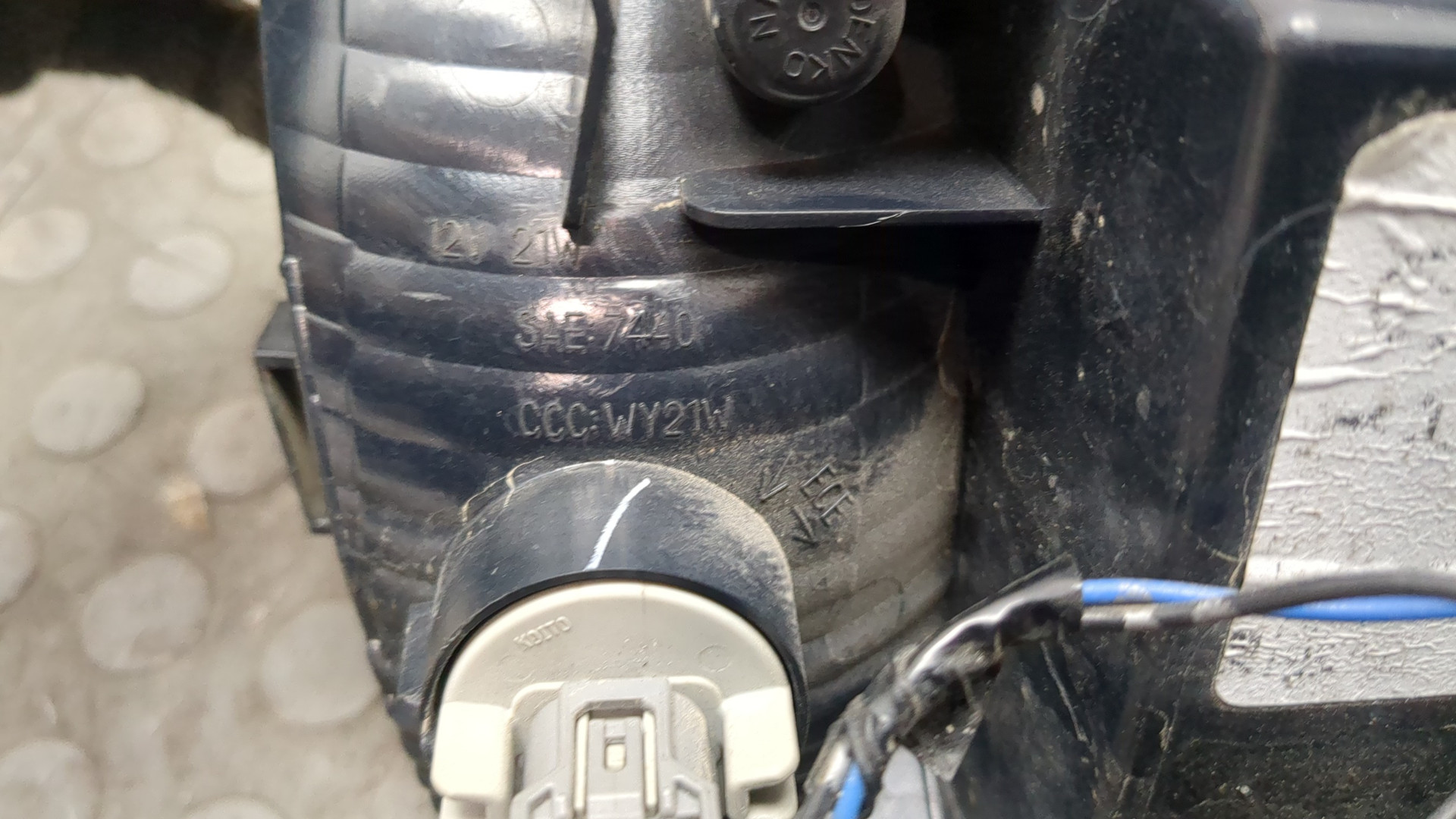 Фонарь задний левый