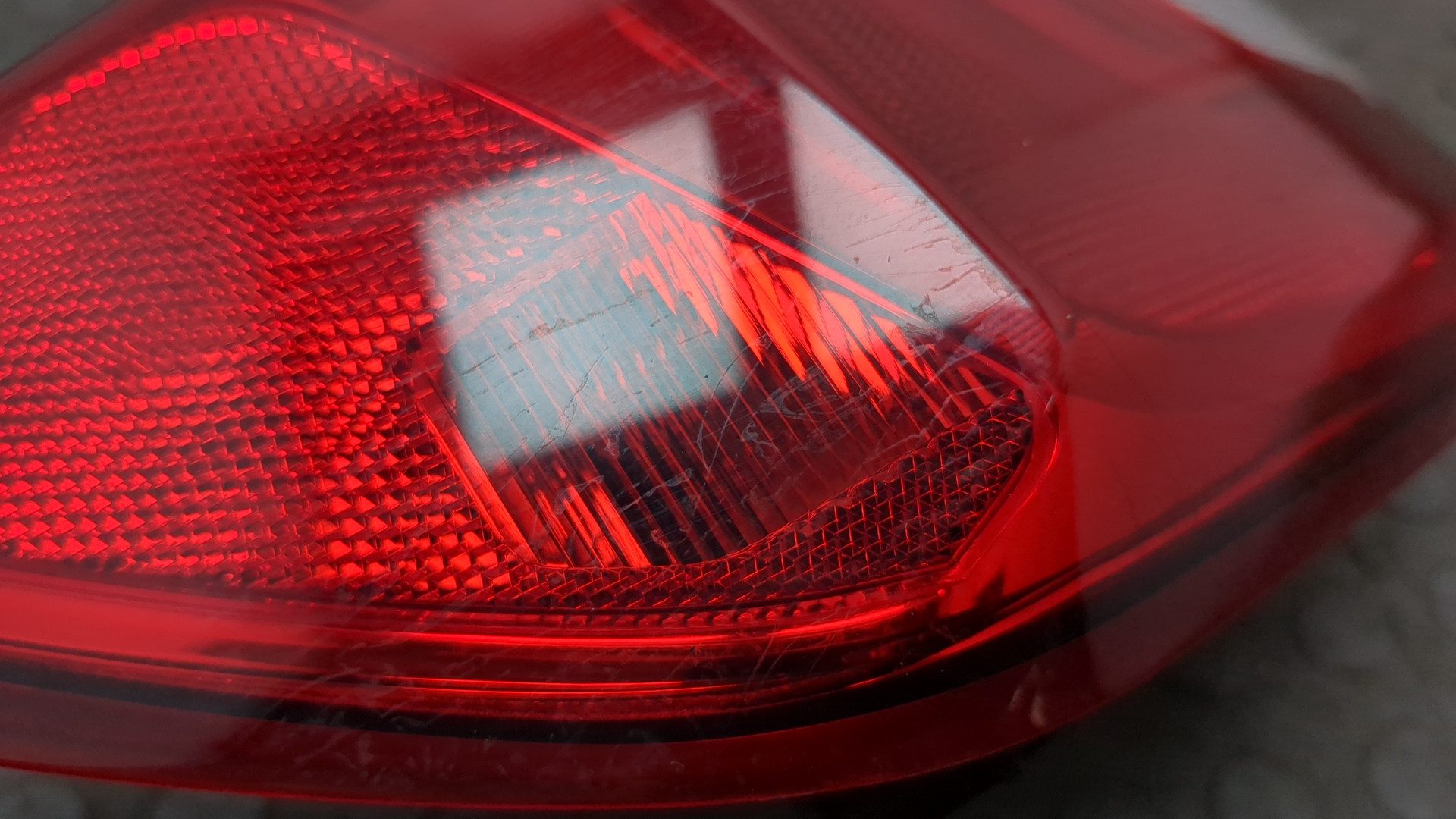 Фонарь задний левый