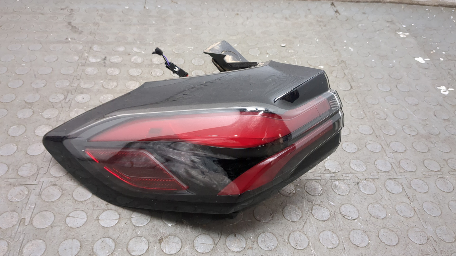 Фонарь задний левый