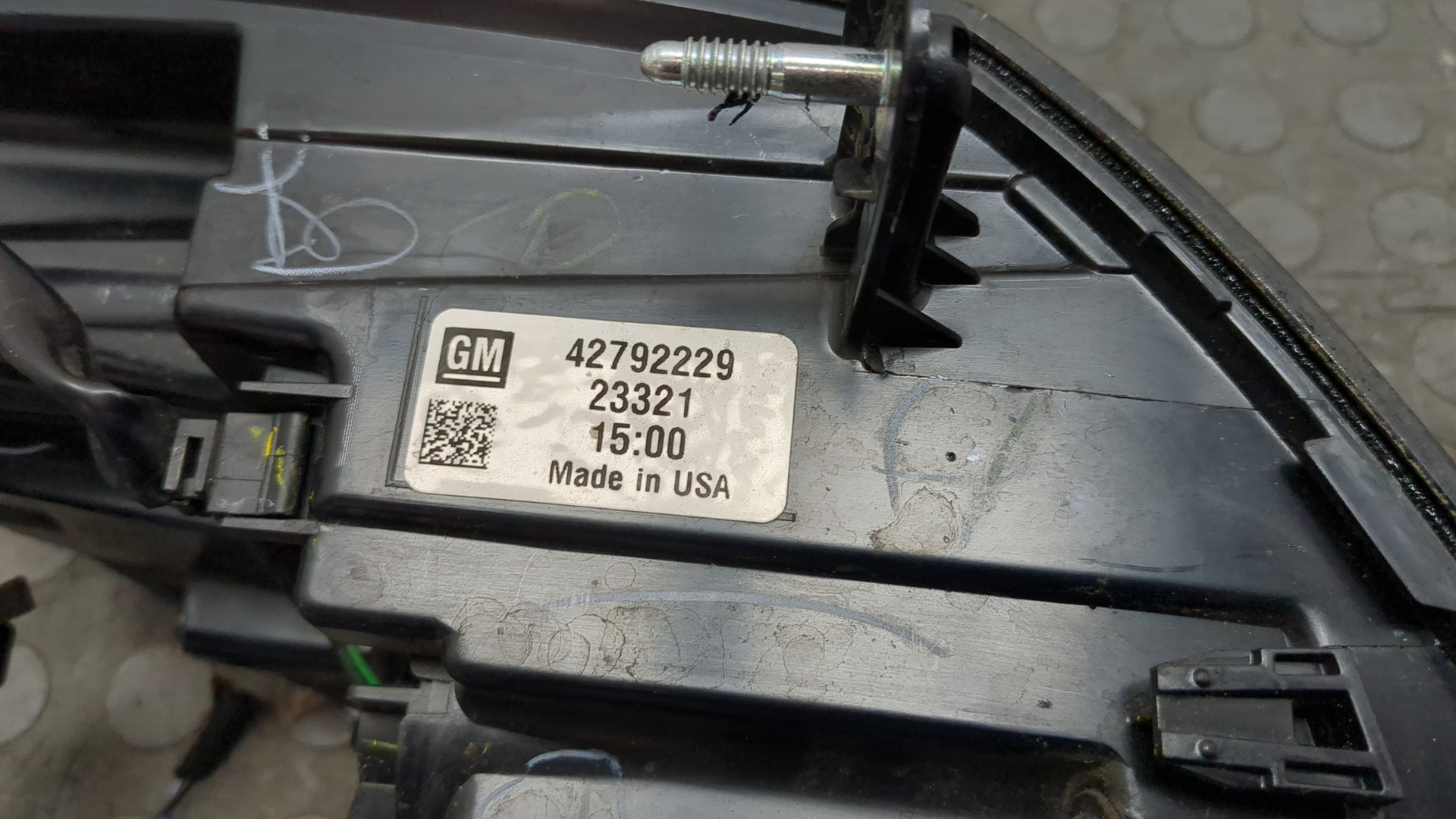 Фонарь задний левый