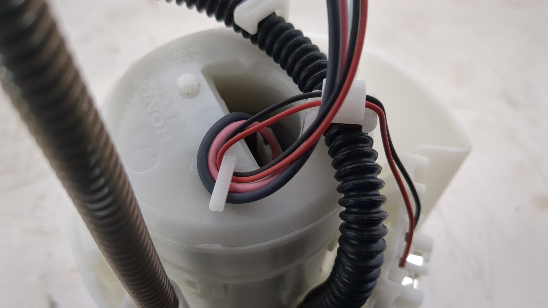 Насос топливный электрический