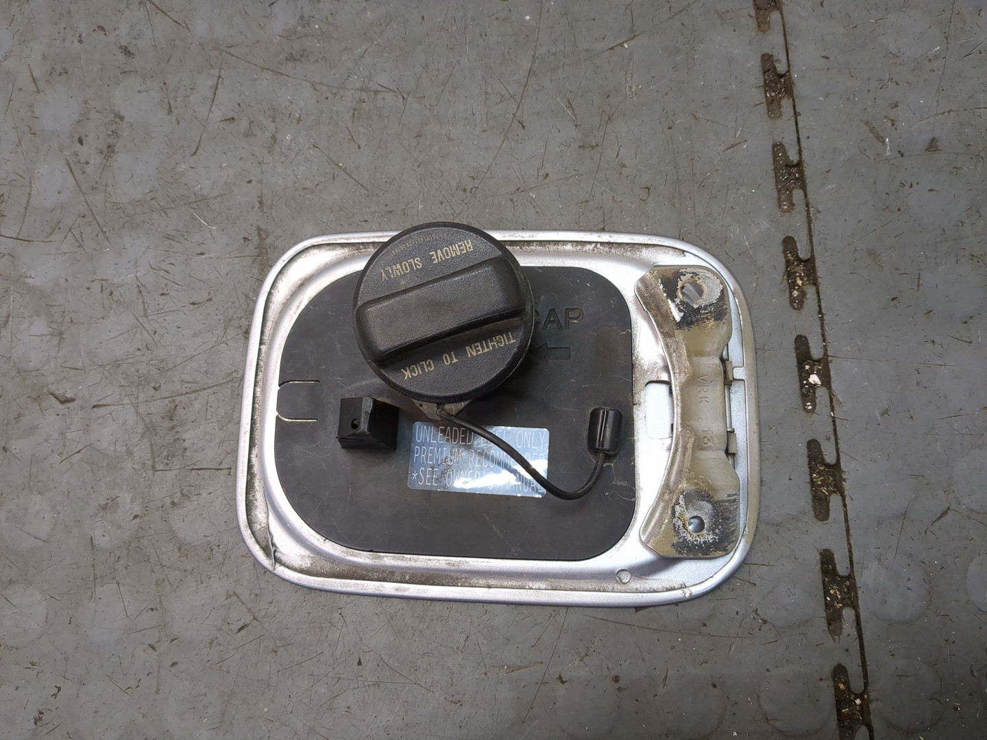 Лючок бензобака