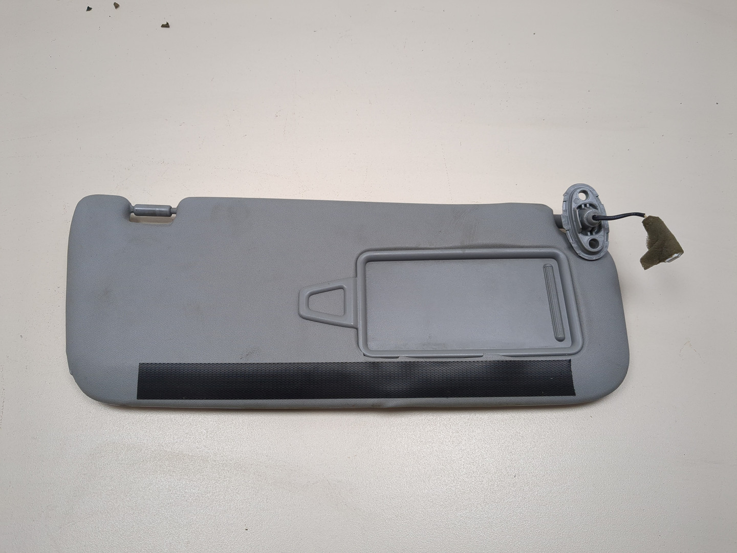 Козырек солнцезащитный