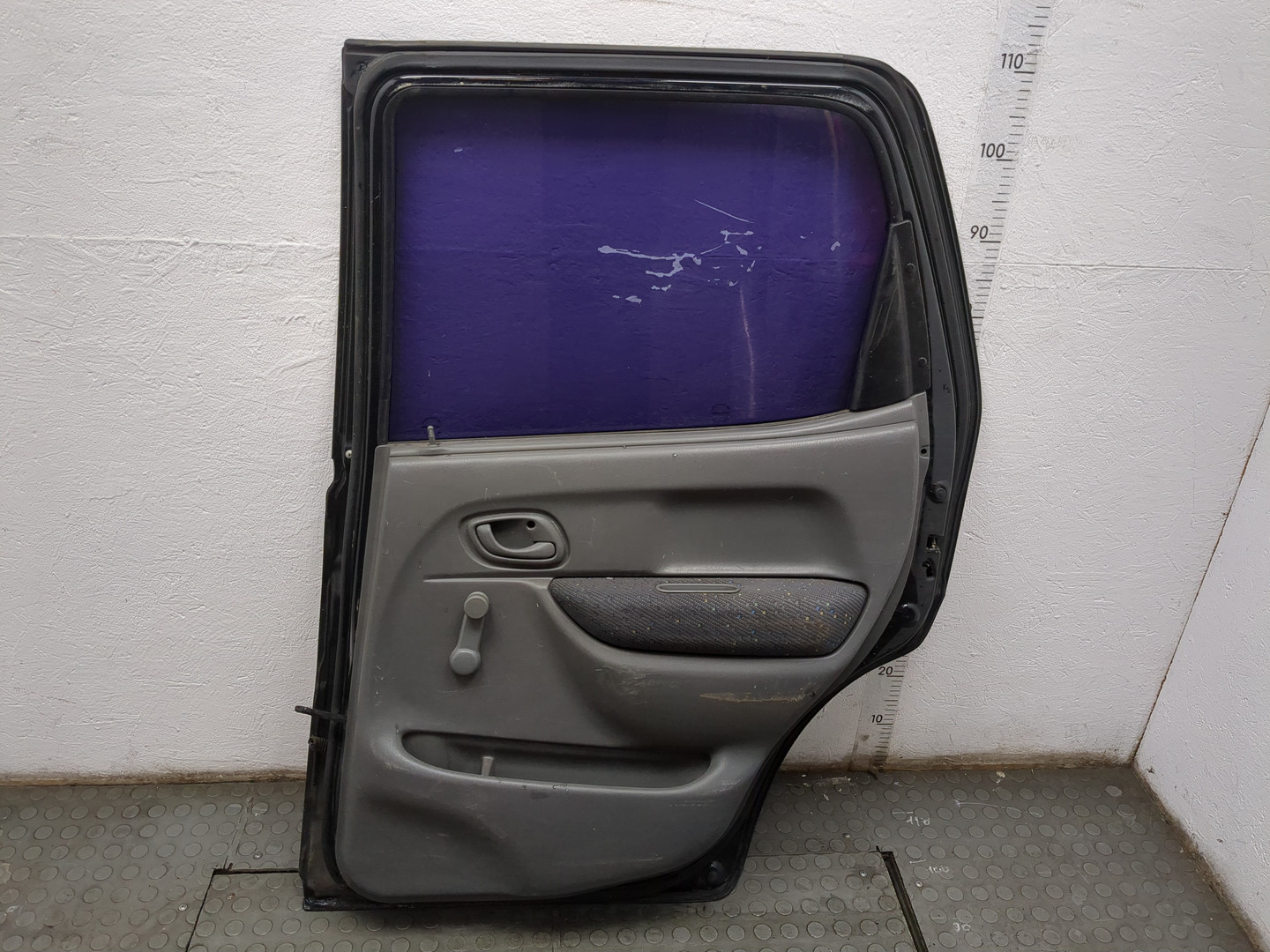 Дверь задняя правая