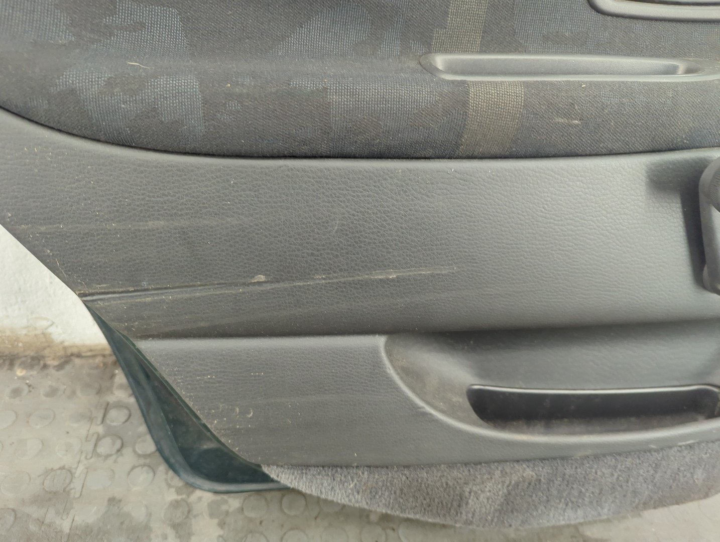 Дверь задняя левая