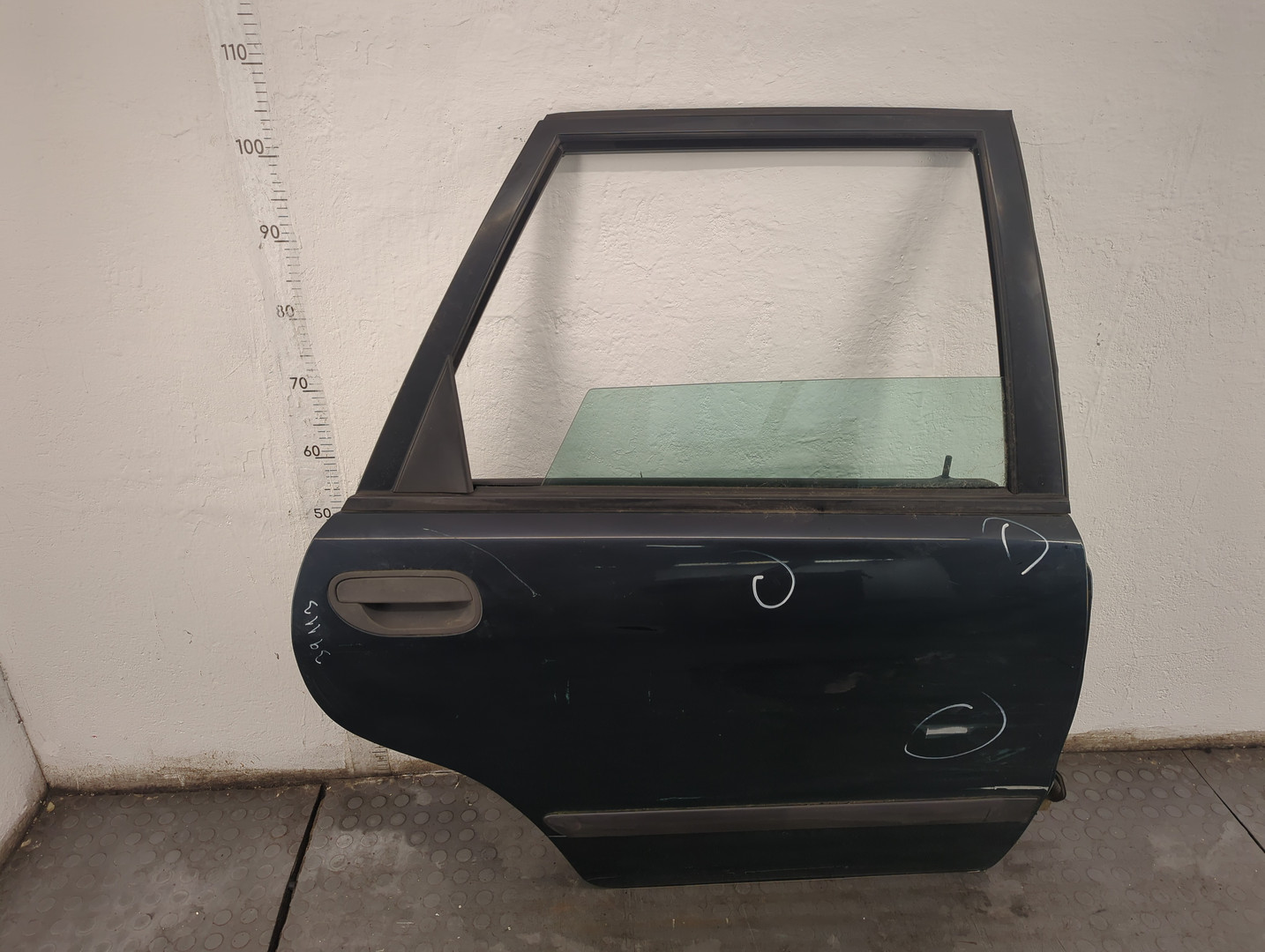 Дверь задняя правая