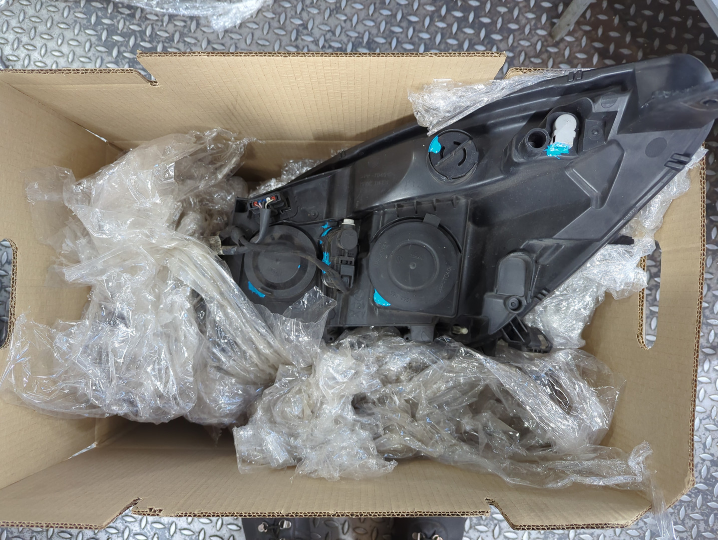 Фара правая