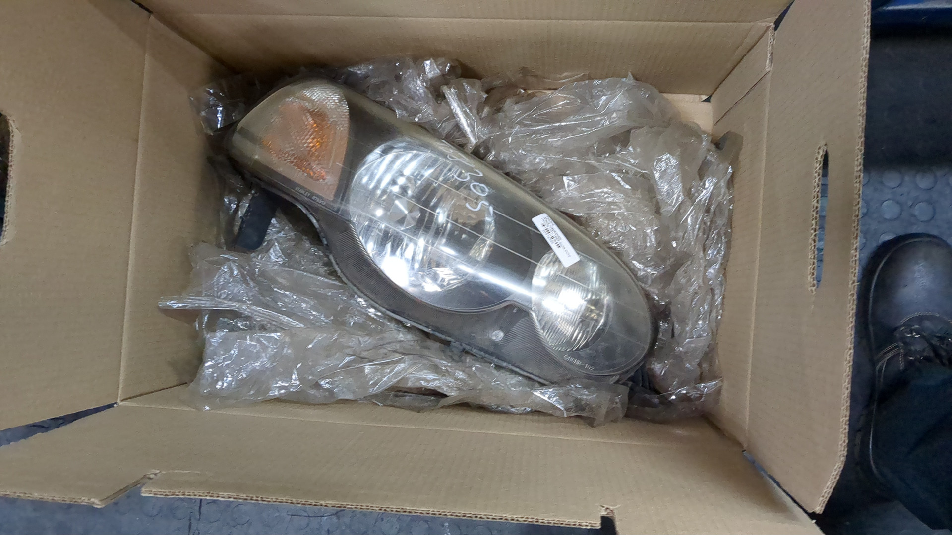 Фара правая