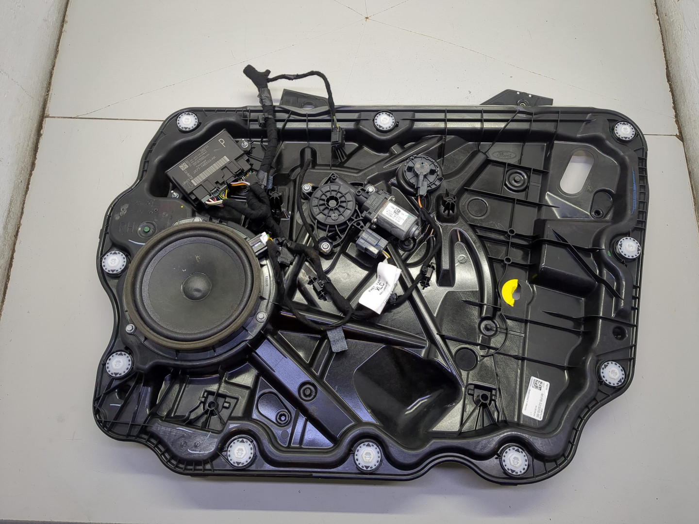 Стеклоподъемник электр. передний правый