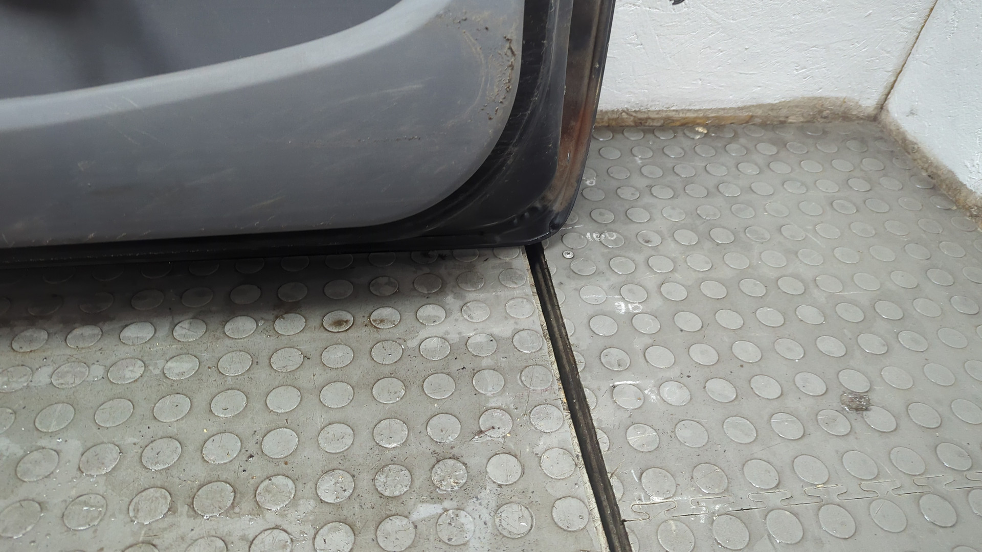 Дверь передняя левая