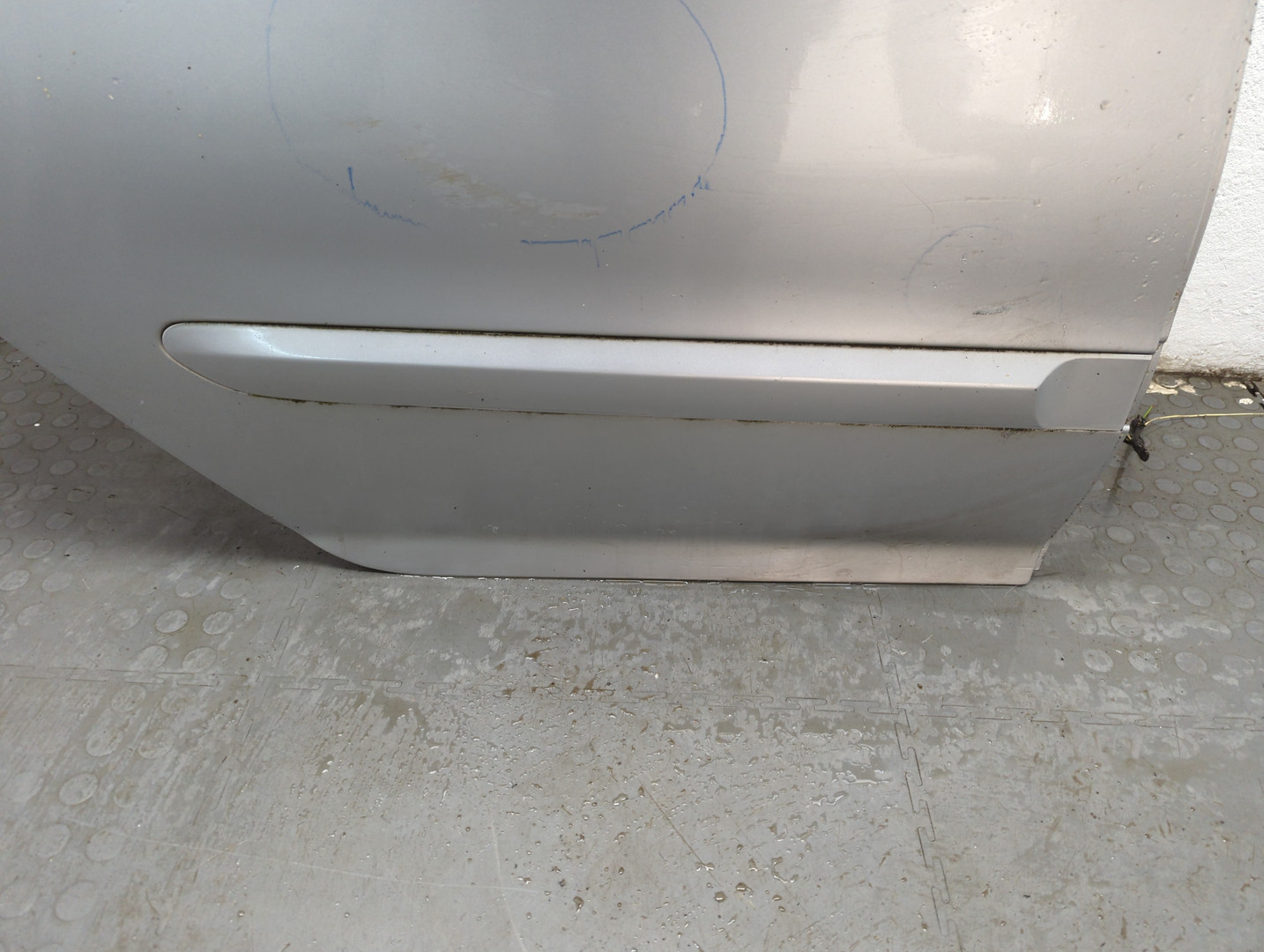 Дверь задняя правая