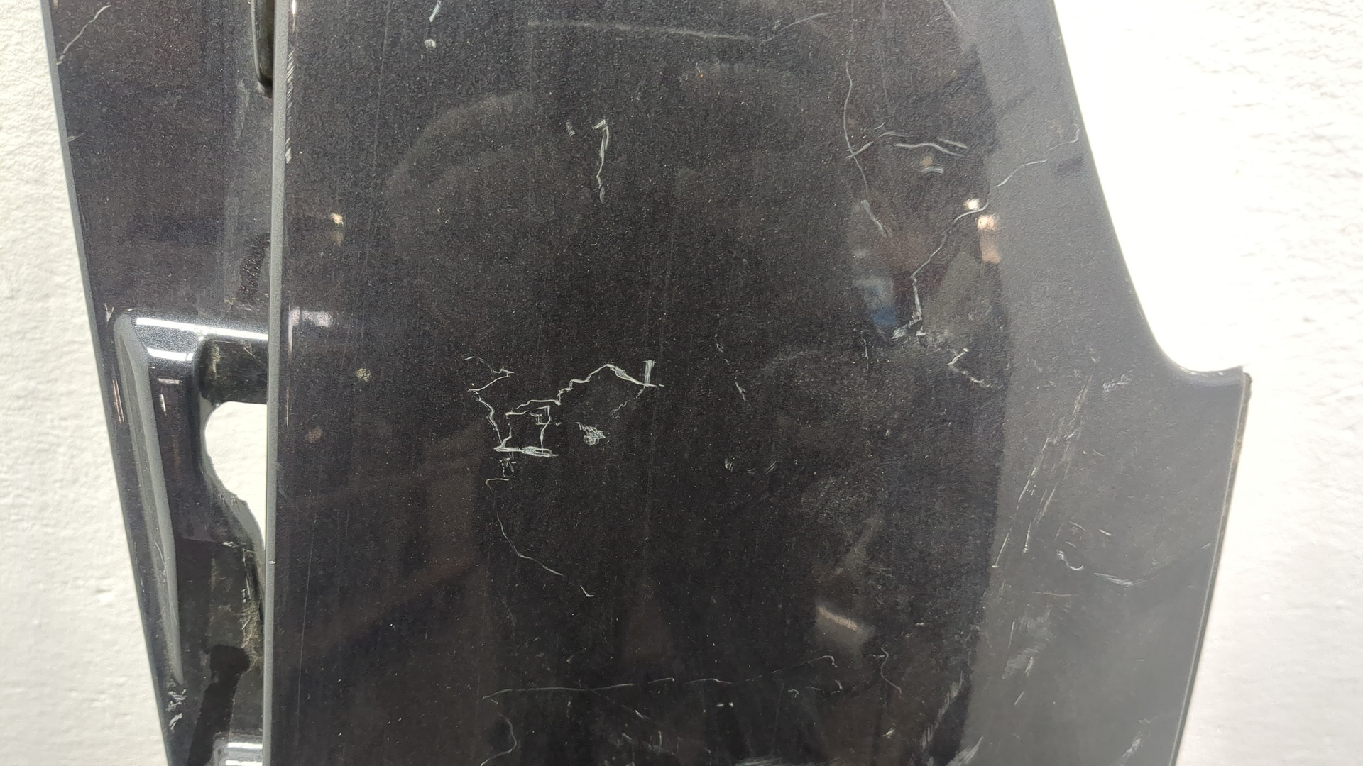 Крыло переднее левое