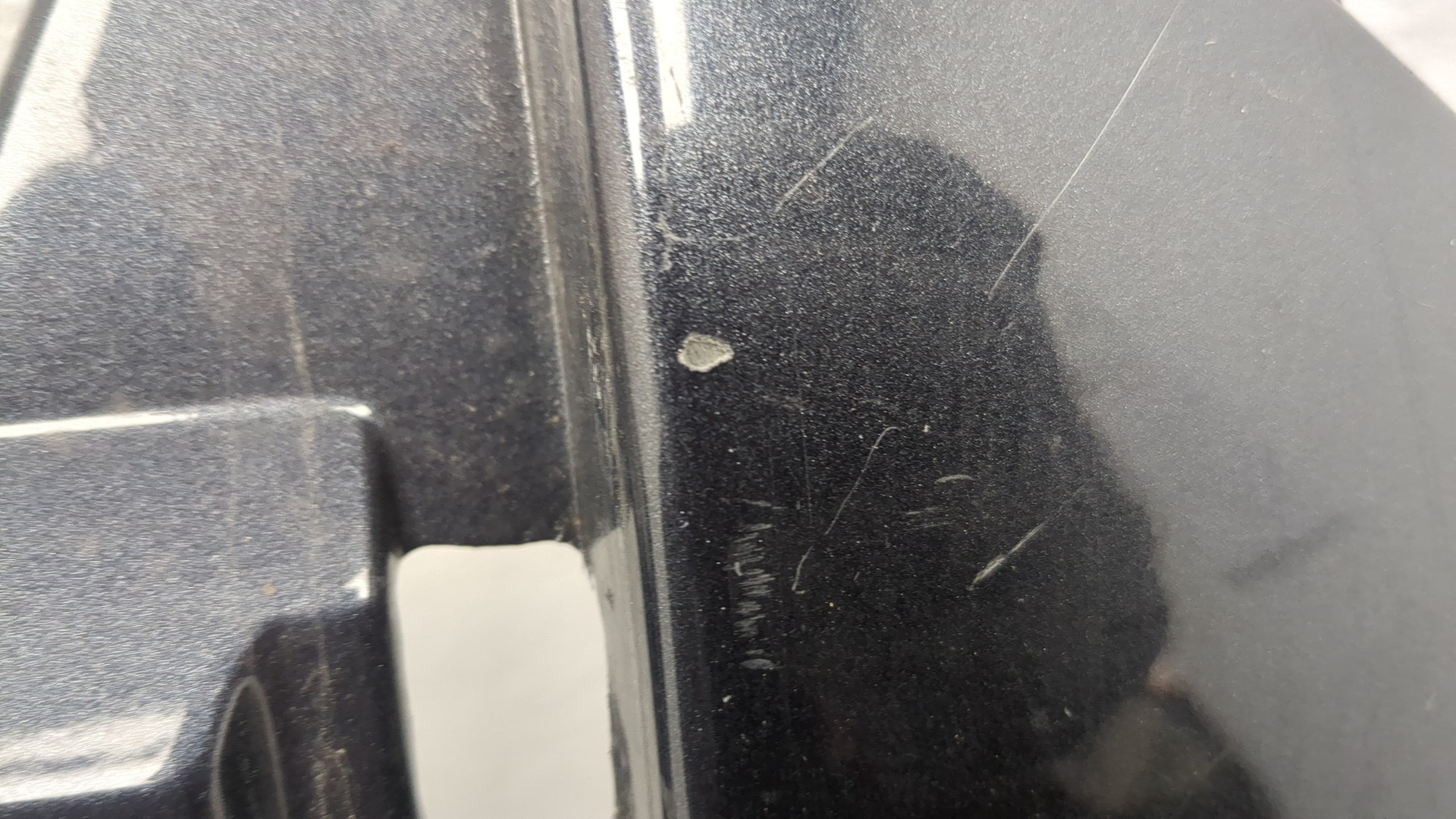 Крыло переднее левое