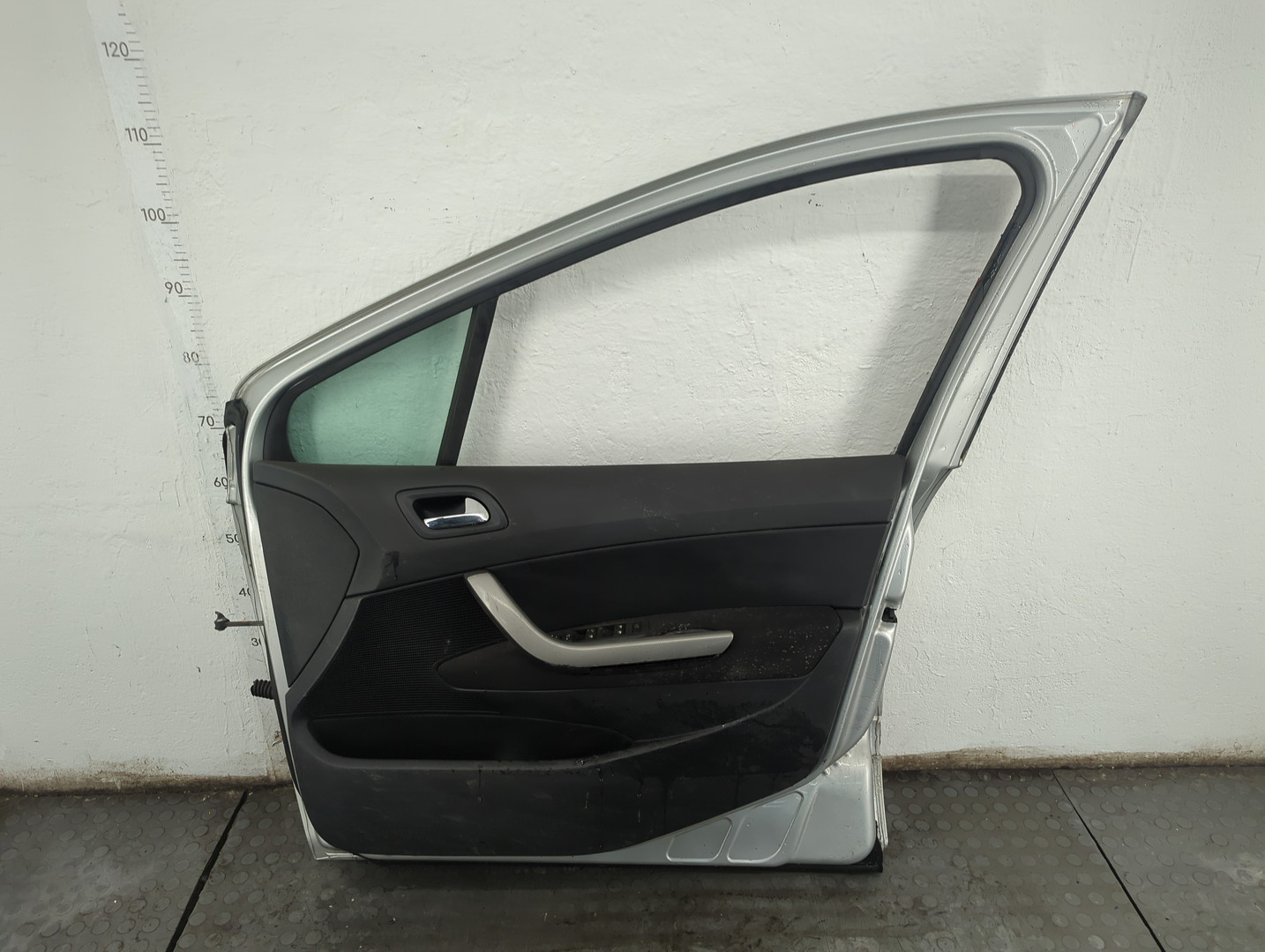 Дверь передняя правая